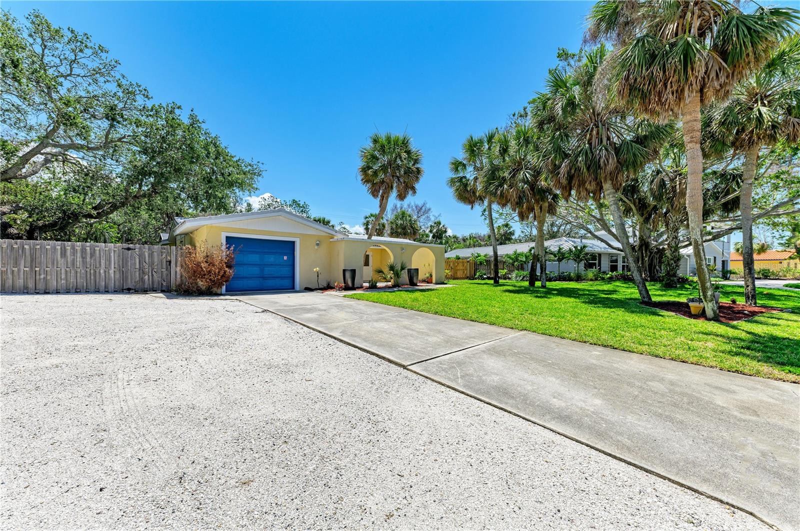 5223 SHADOW LAWN DRIVE
