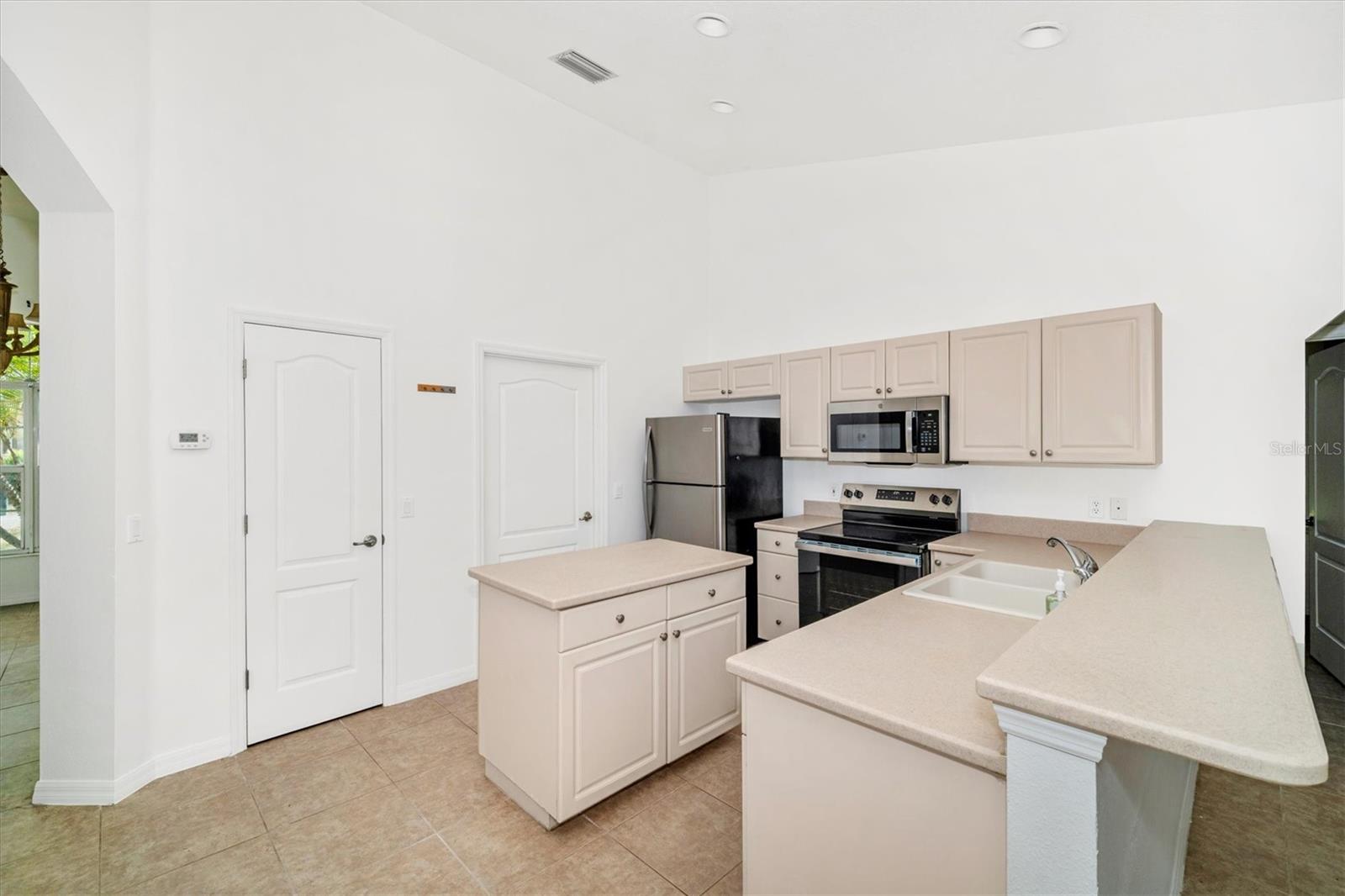 PORT CHARLOTTE SUB 10 - Residential Lease