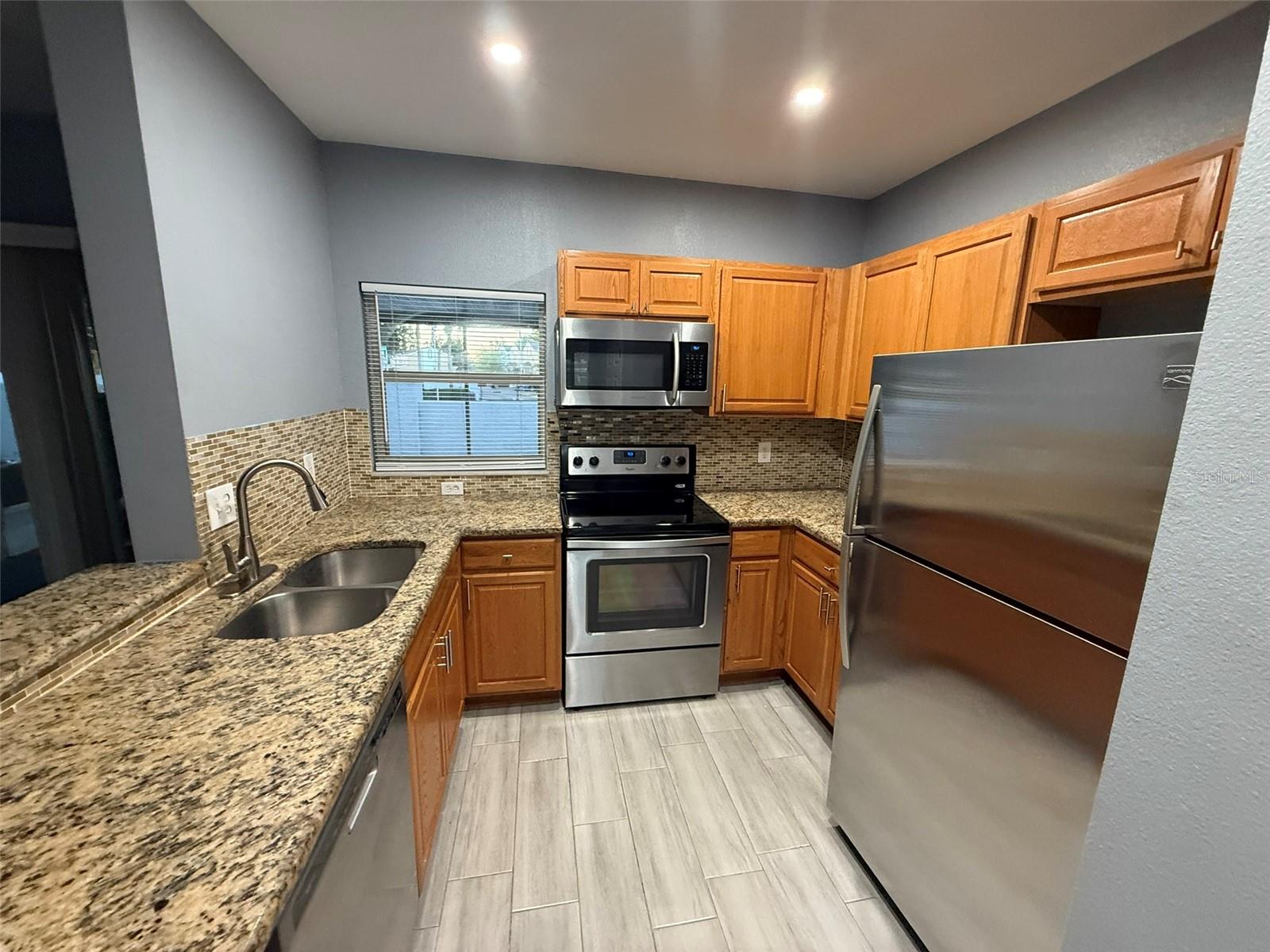 MEADOW POINTE PRCL 16 - Residential Lease