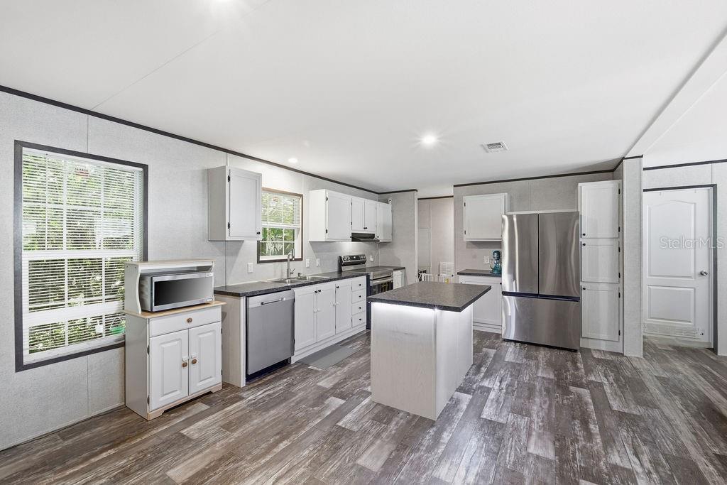 SUNSHINE PARK - Residential