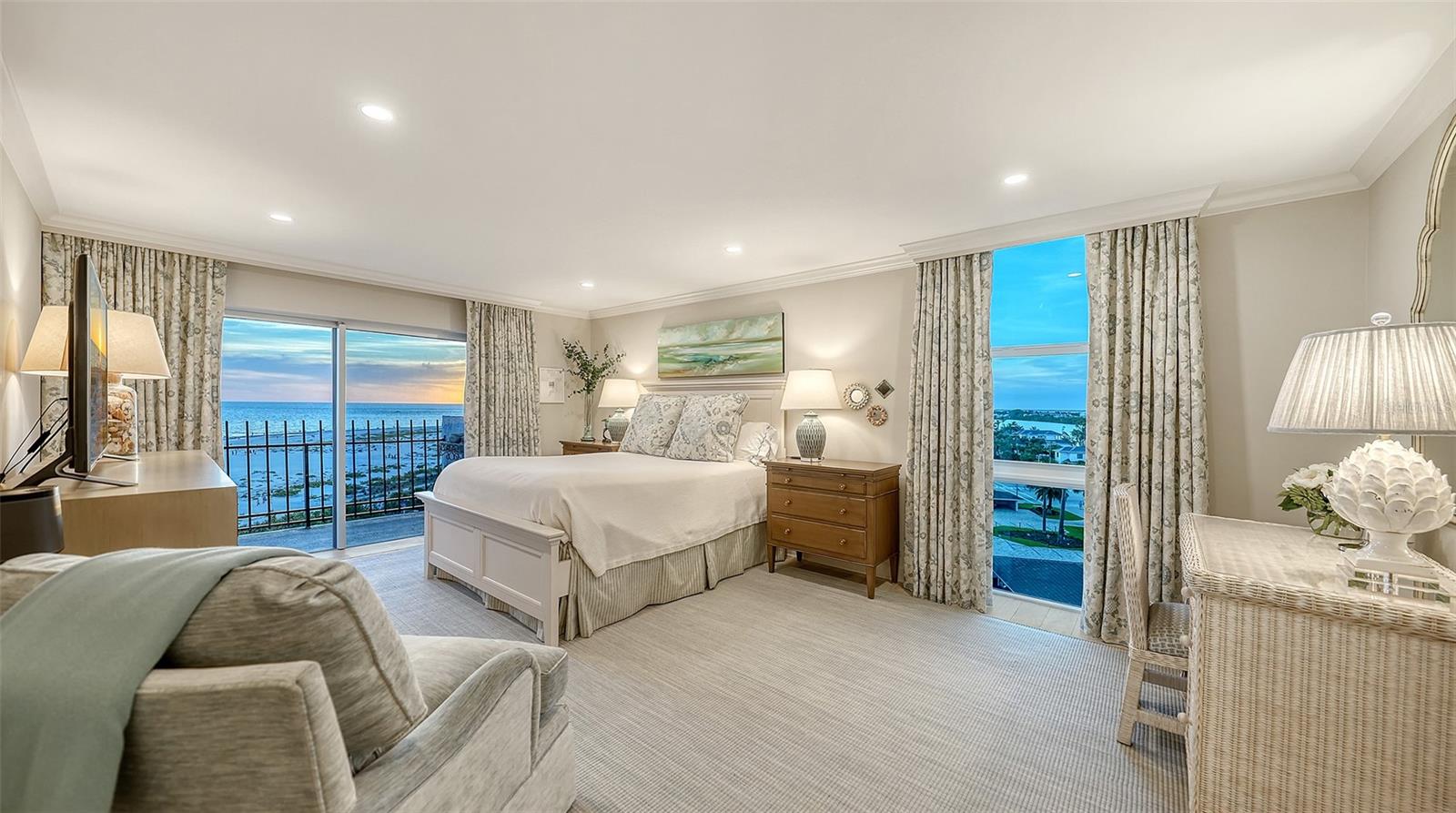 ST ARMAND TOWERS - Residential