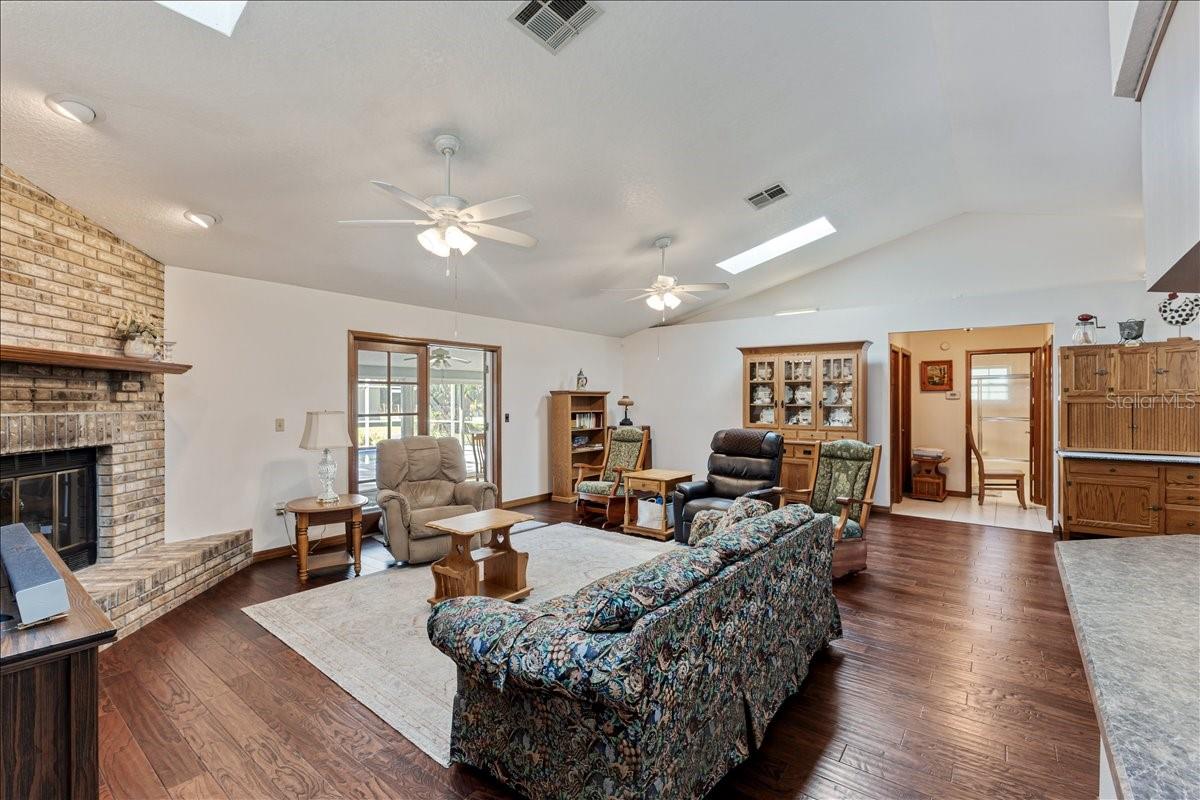 ACREAGE & UNREC - Residential