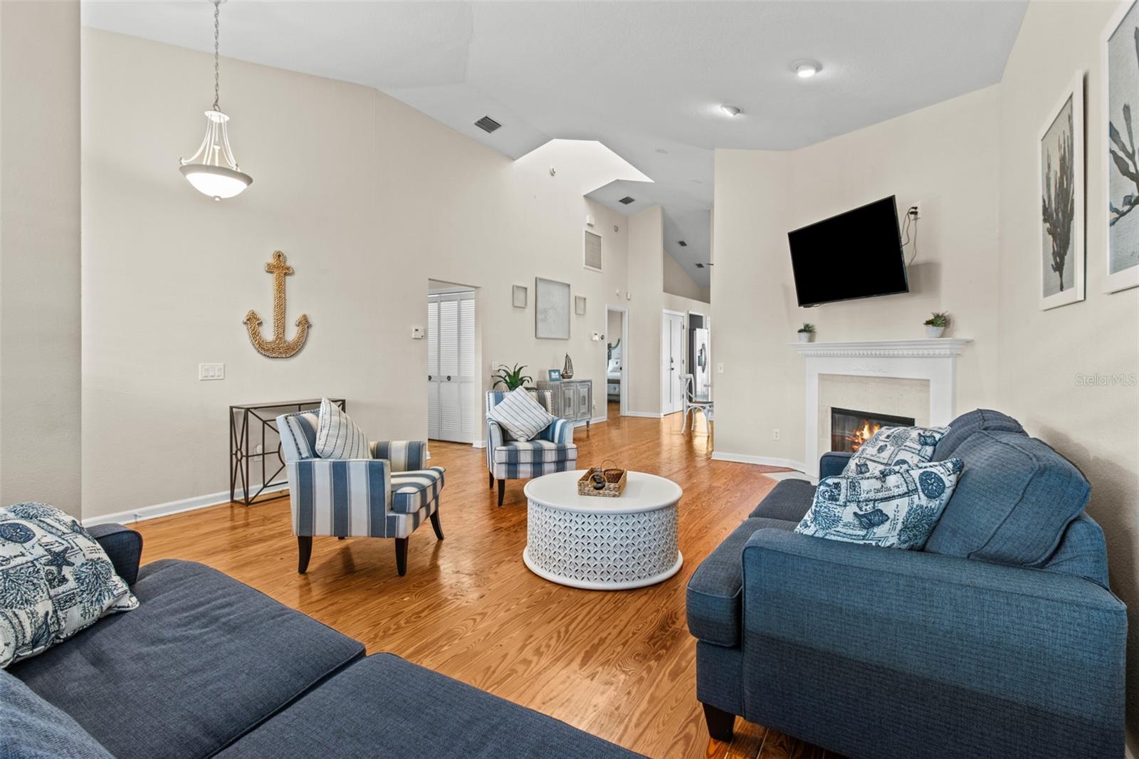 IBIS ISLE - Residential