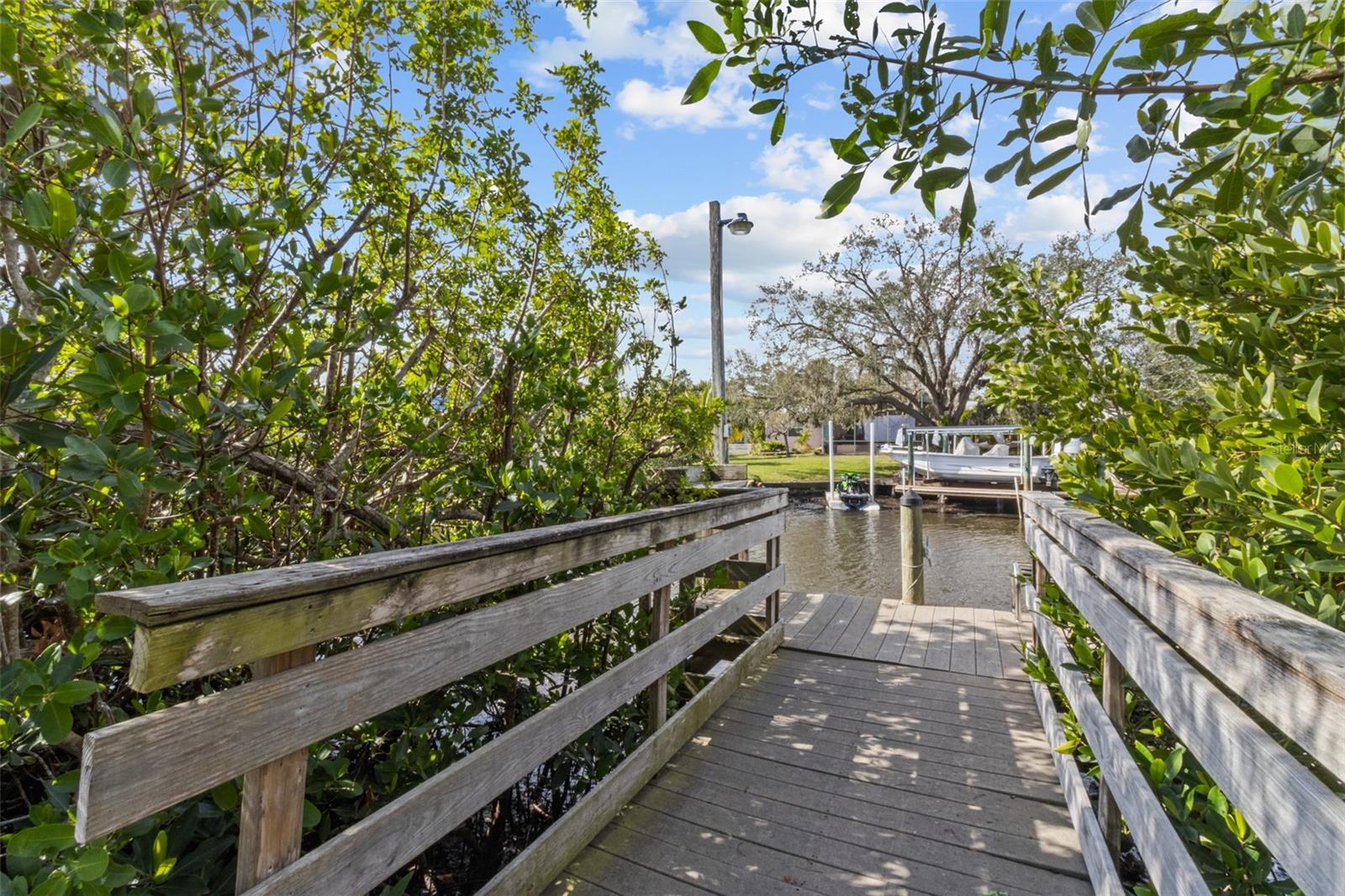 IBIS ISLE - Residential