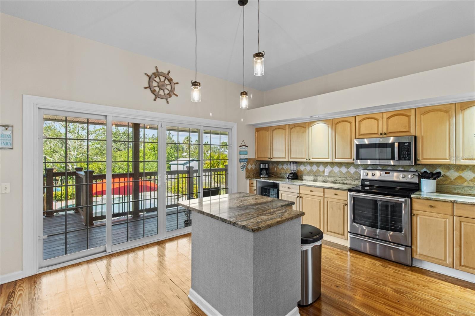 IBIS ISLE - Residential