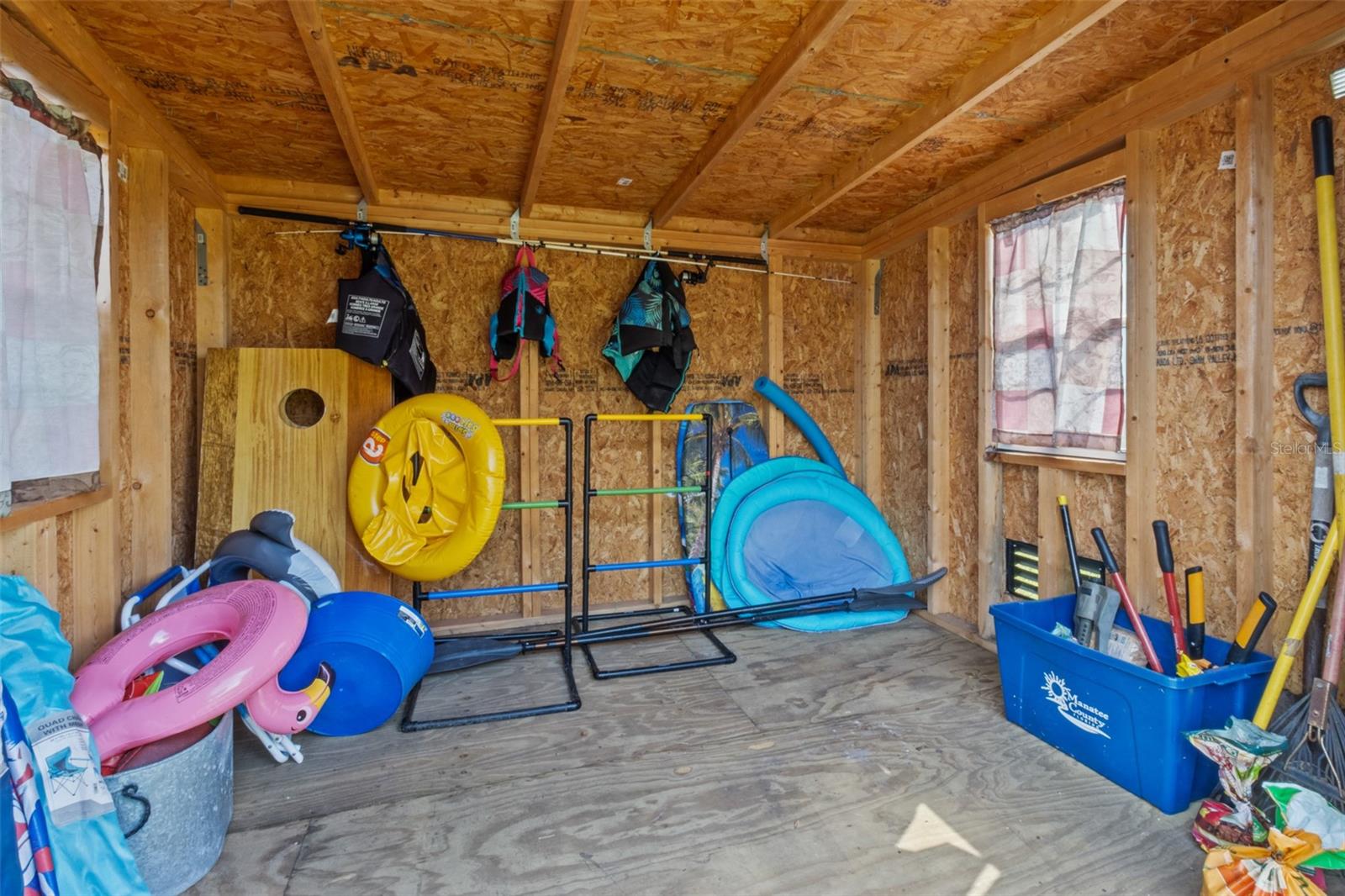 IBIS ISLE - Residential