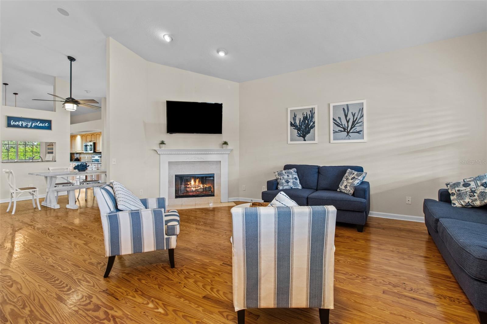 IBIS ISLE - Residential