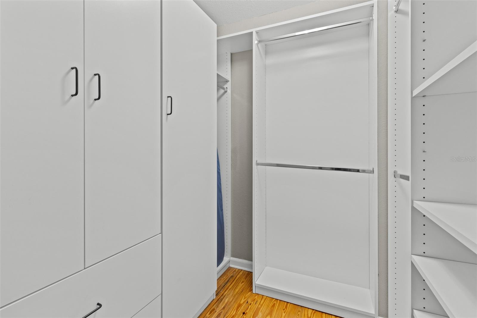 IBIS ISLE - Residential