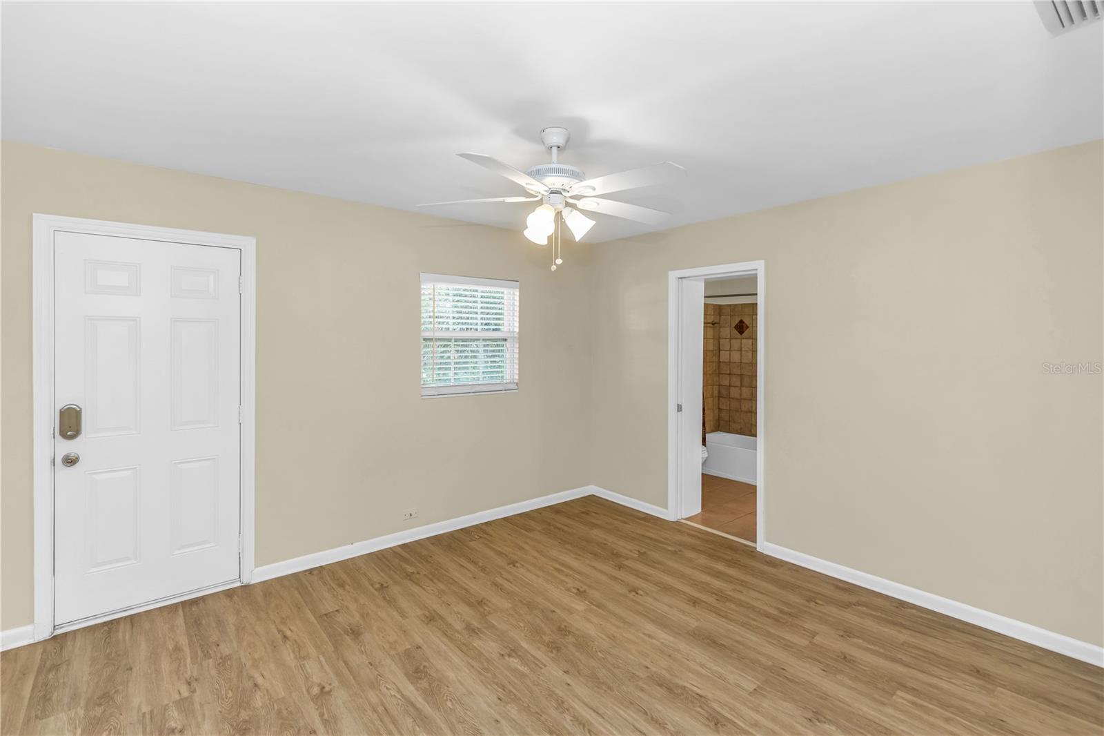 ARDMORE MANOR - Residential