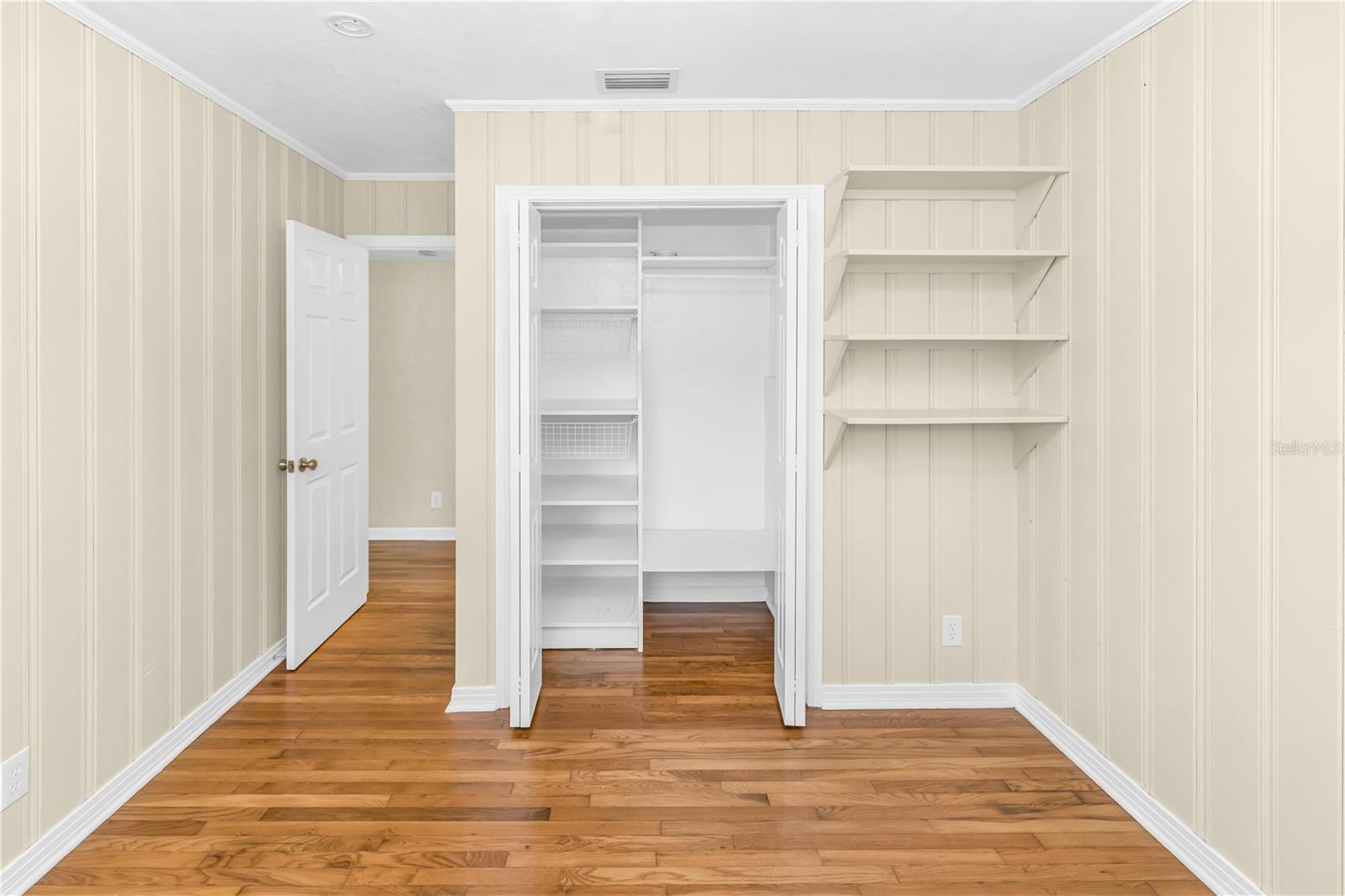 ARDMORE MANOR - Residential