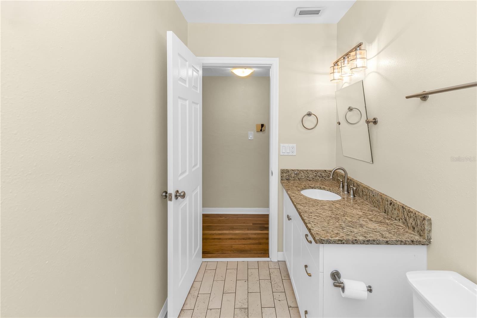 ARDMORE MANOR - Residential