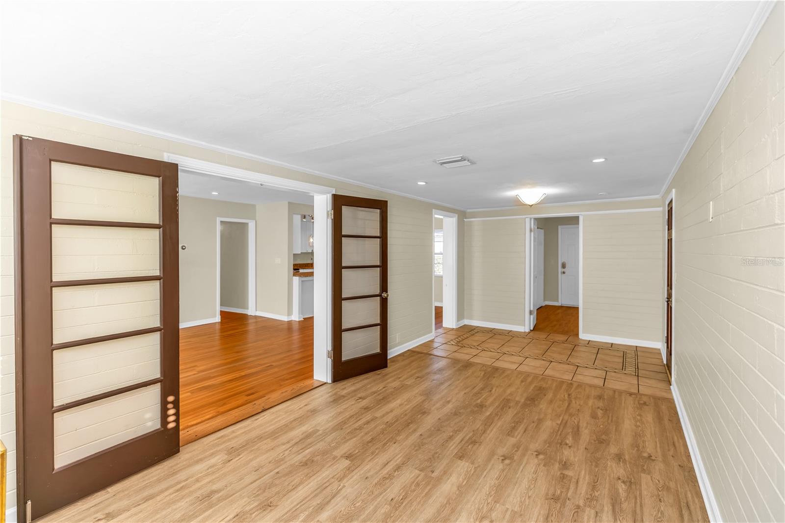 ARDMORE MANOR - Residential