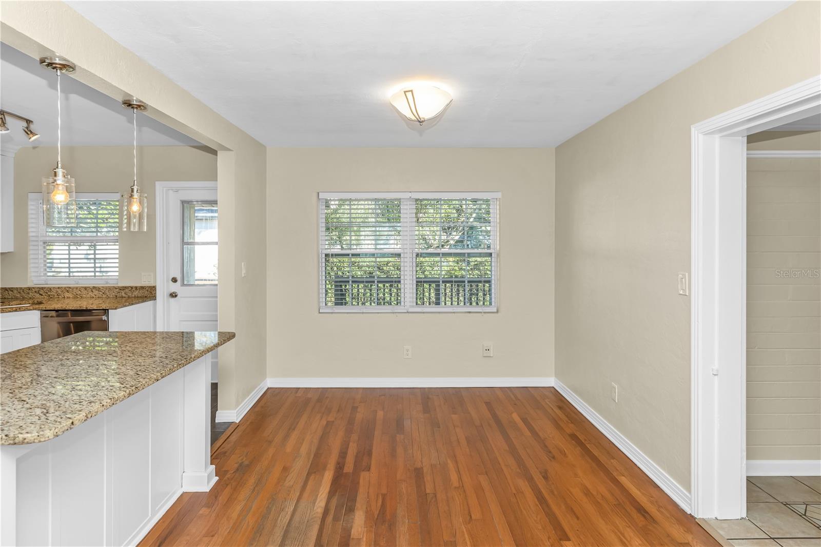 ARDMORE MANOR - Residential