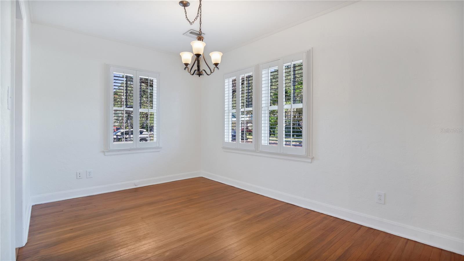 IVANHOE SQUARE - Residential Lease