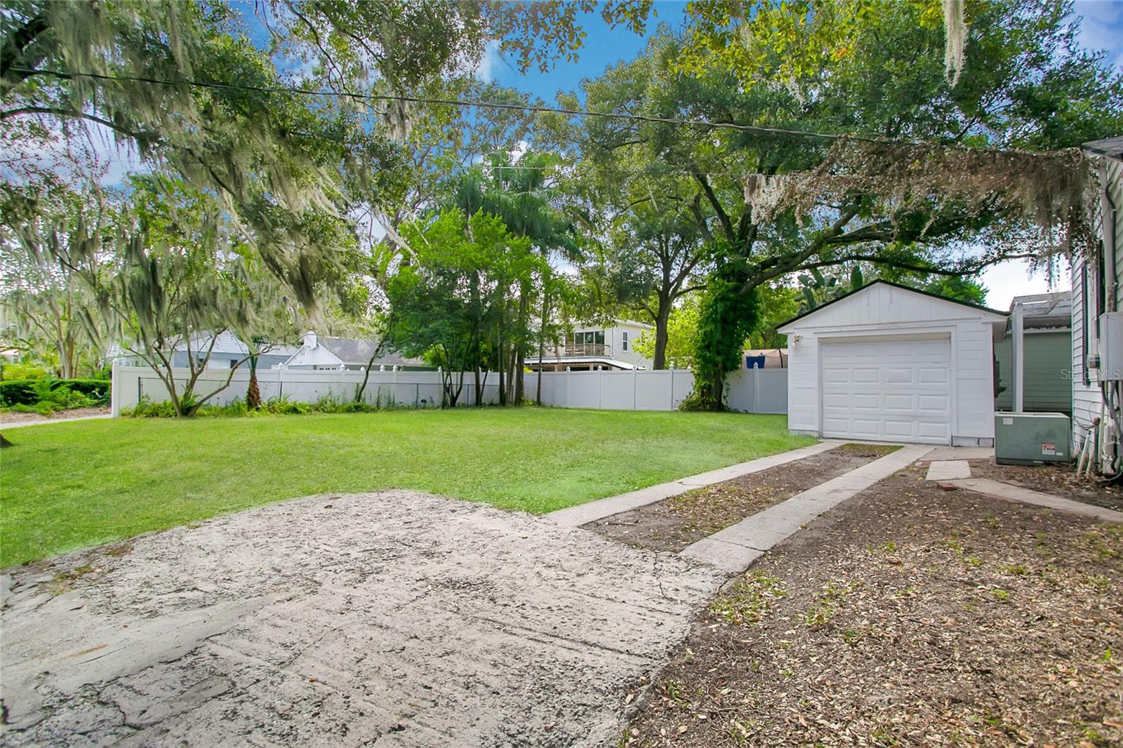 IVANHOE SQUARE - Residential Lease