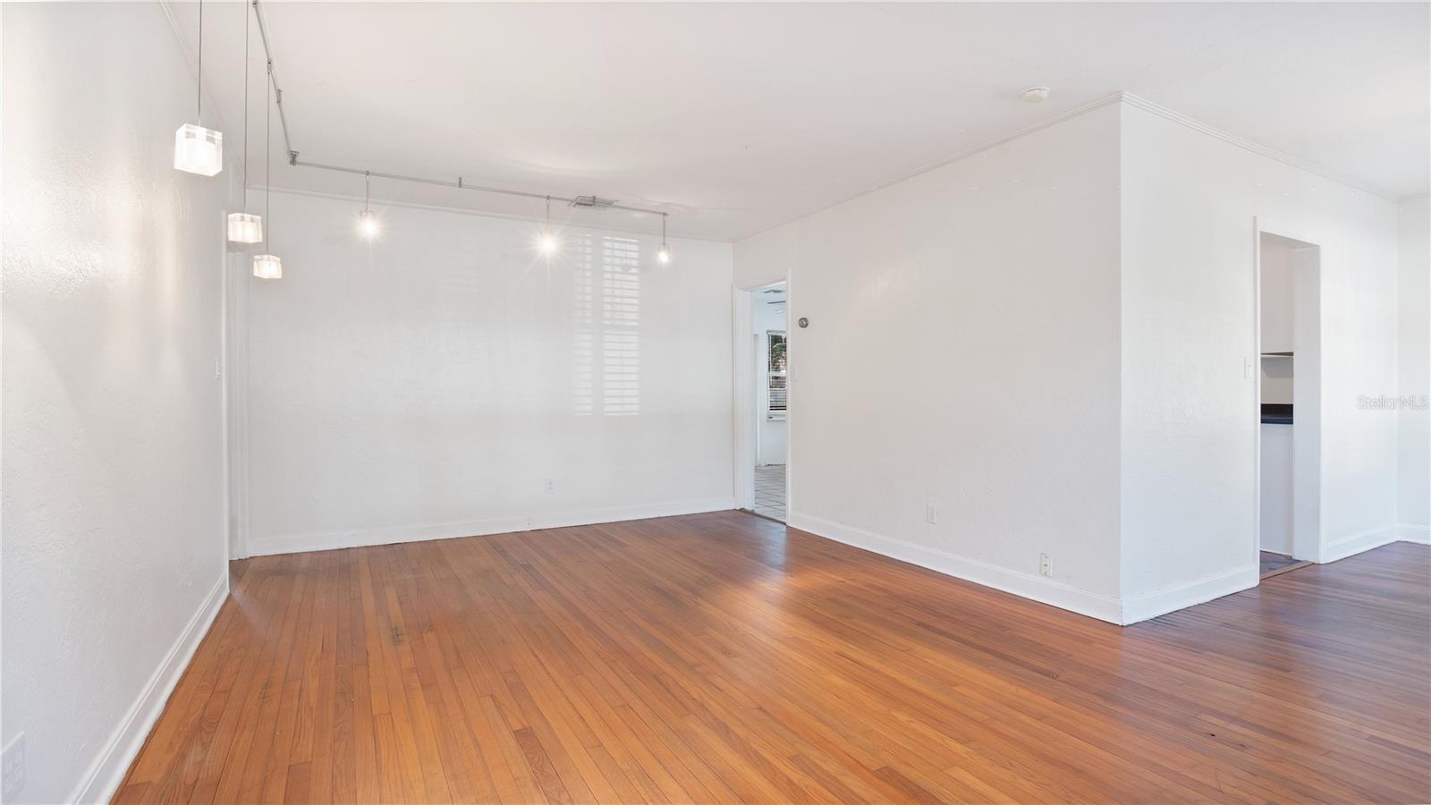 IVANHOE SQUARE - Residential Lease