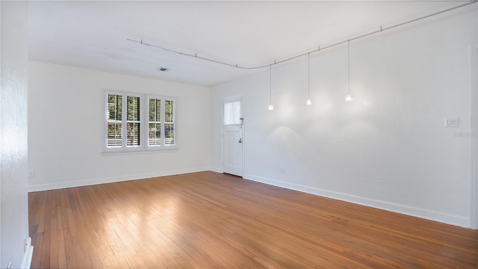 IVANHOE SQUARE - Residential Lease