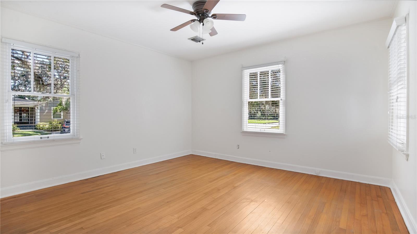 IVANHOE SQUARE - Residential Lease