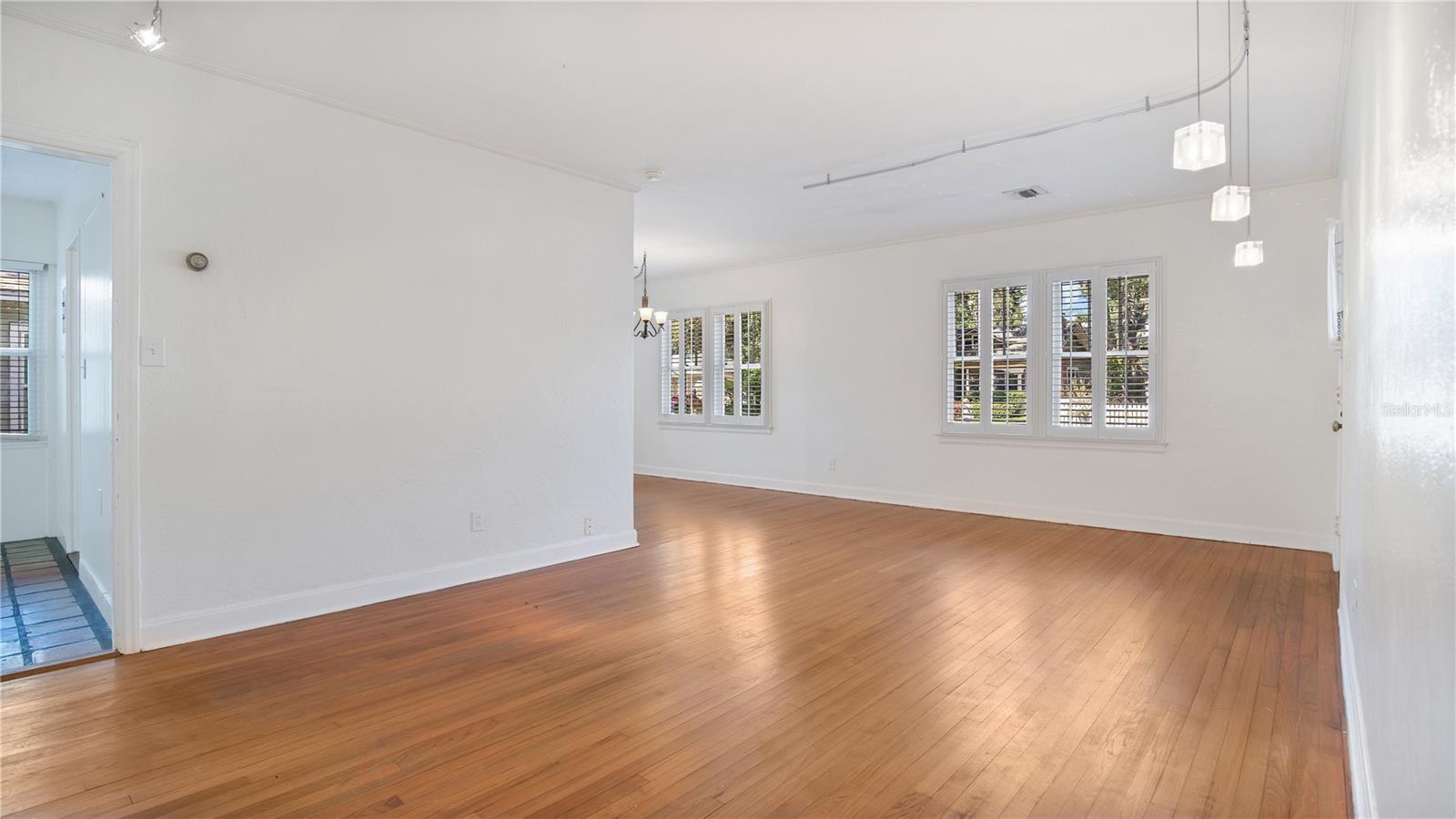 IVANHOE SQUARE - Residential Lease