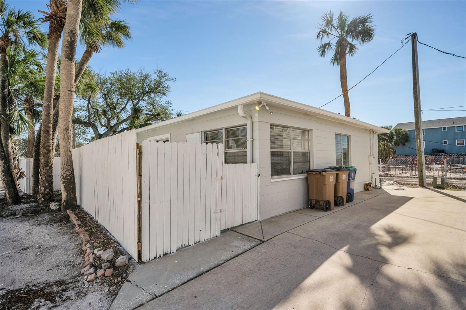 820 GULF BOULEVARD Units 1-3