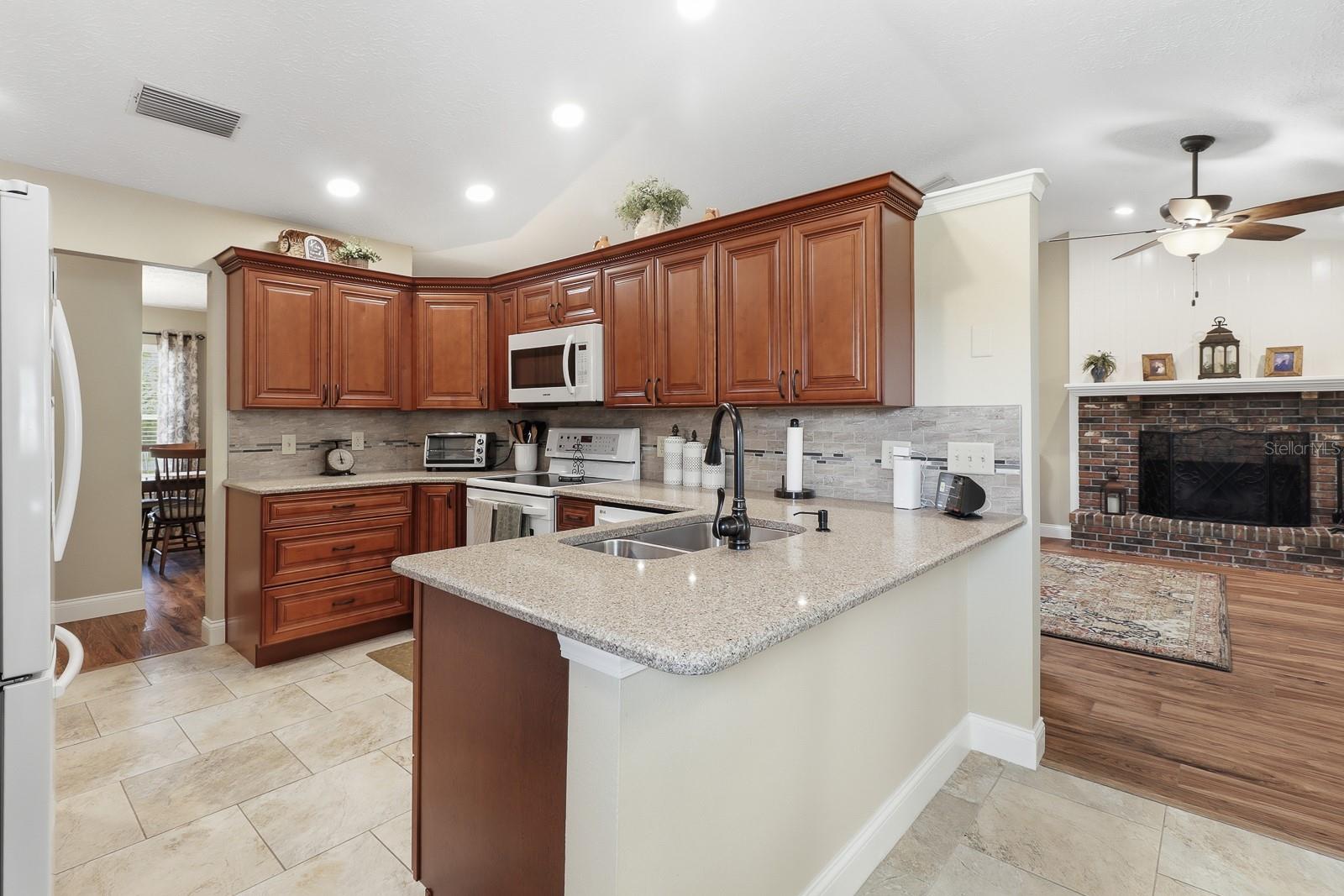 GLEN ABBEY - Residential