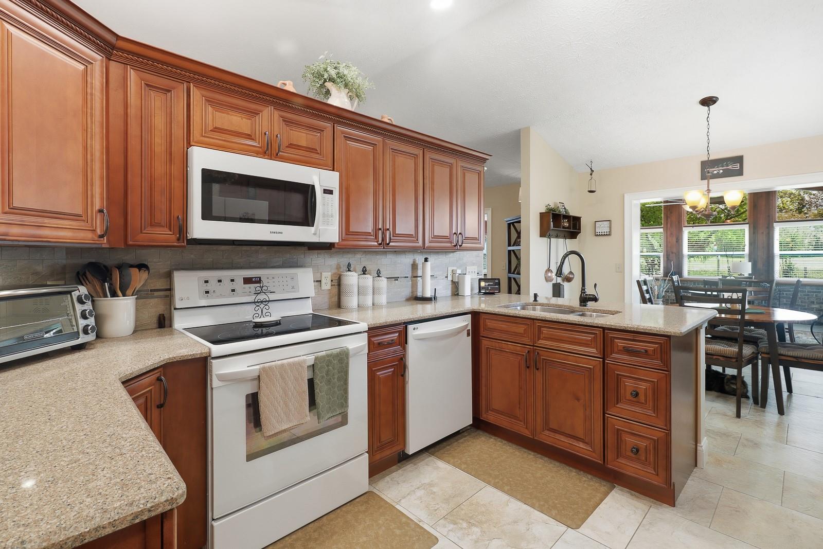 GLEN ABBEY - Residential