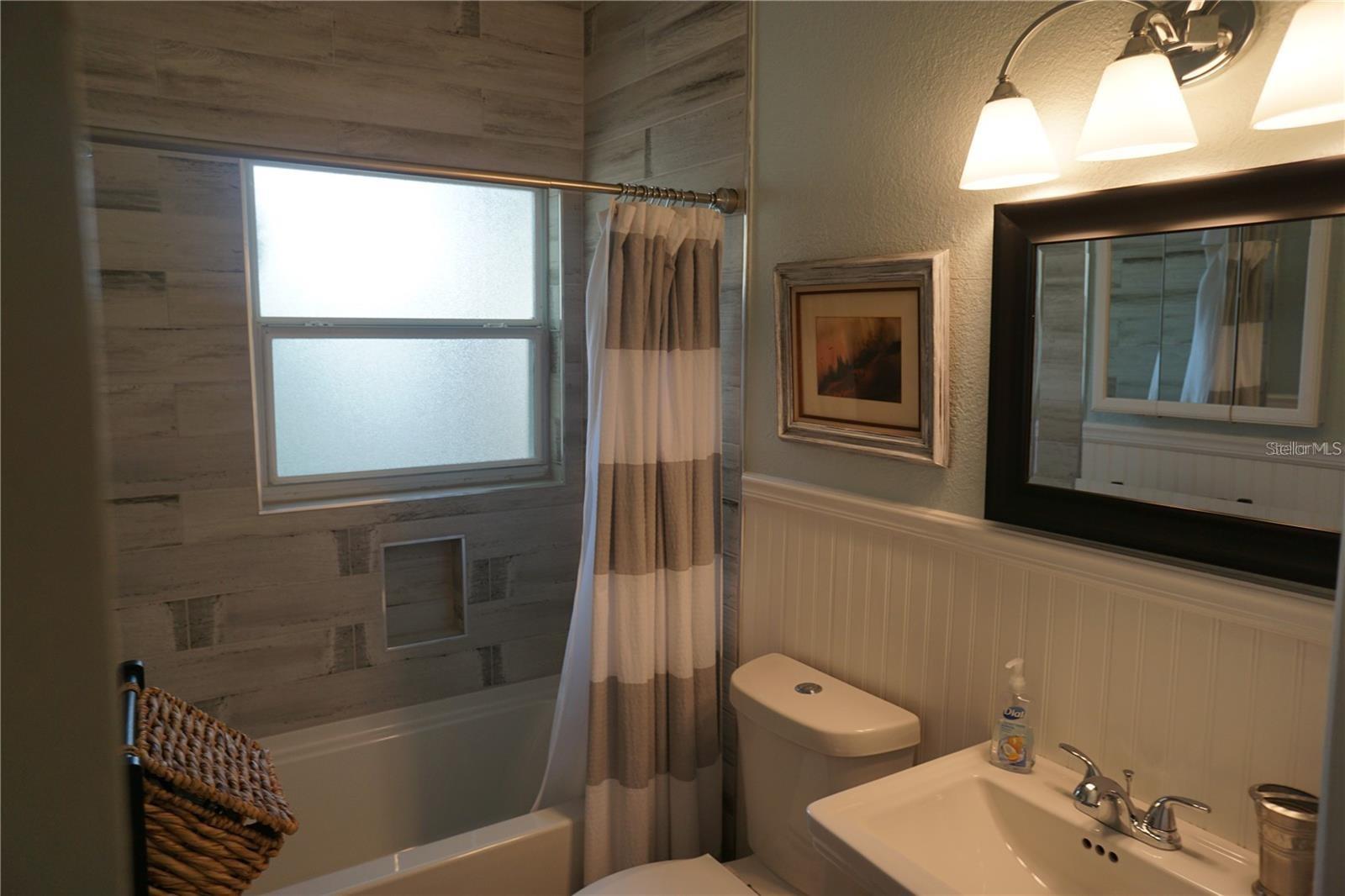 BIDWELLS OAK WOOD ADD - Residential Lease