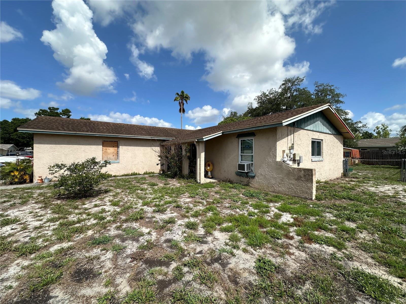 2306 LINCOLN COURT