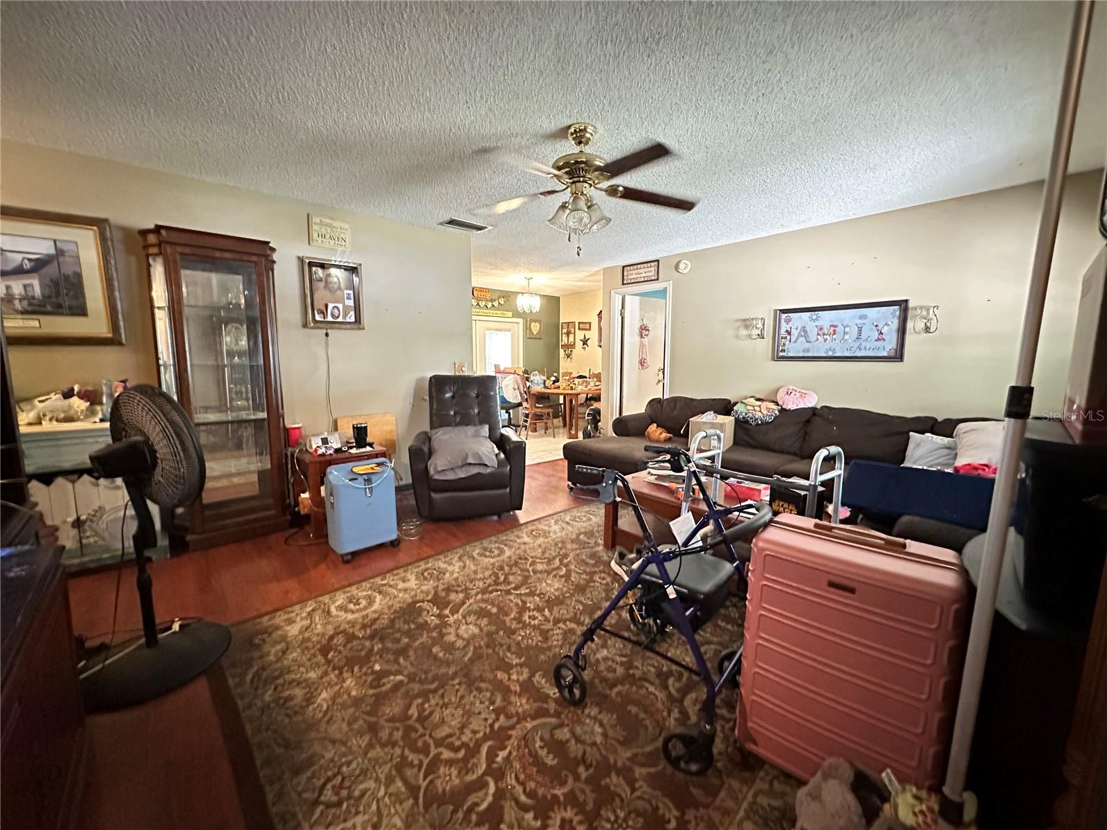 2306 LINCOLN COURT
