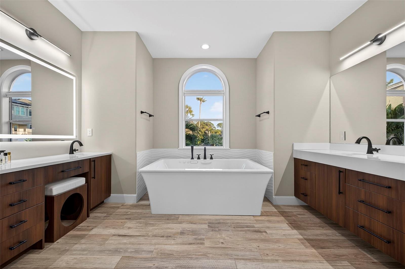 HARBOR VIEW 09 - Residential