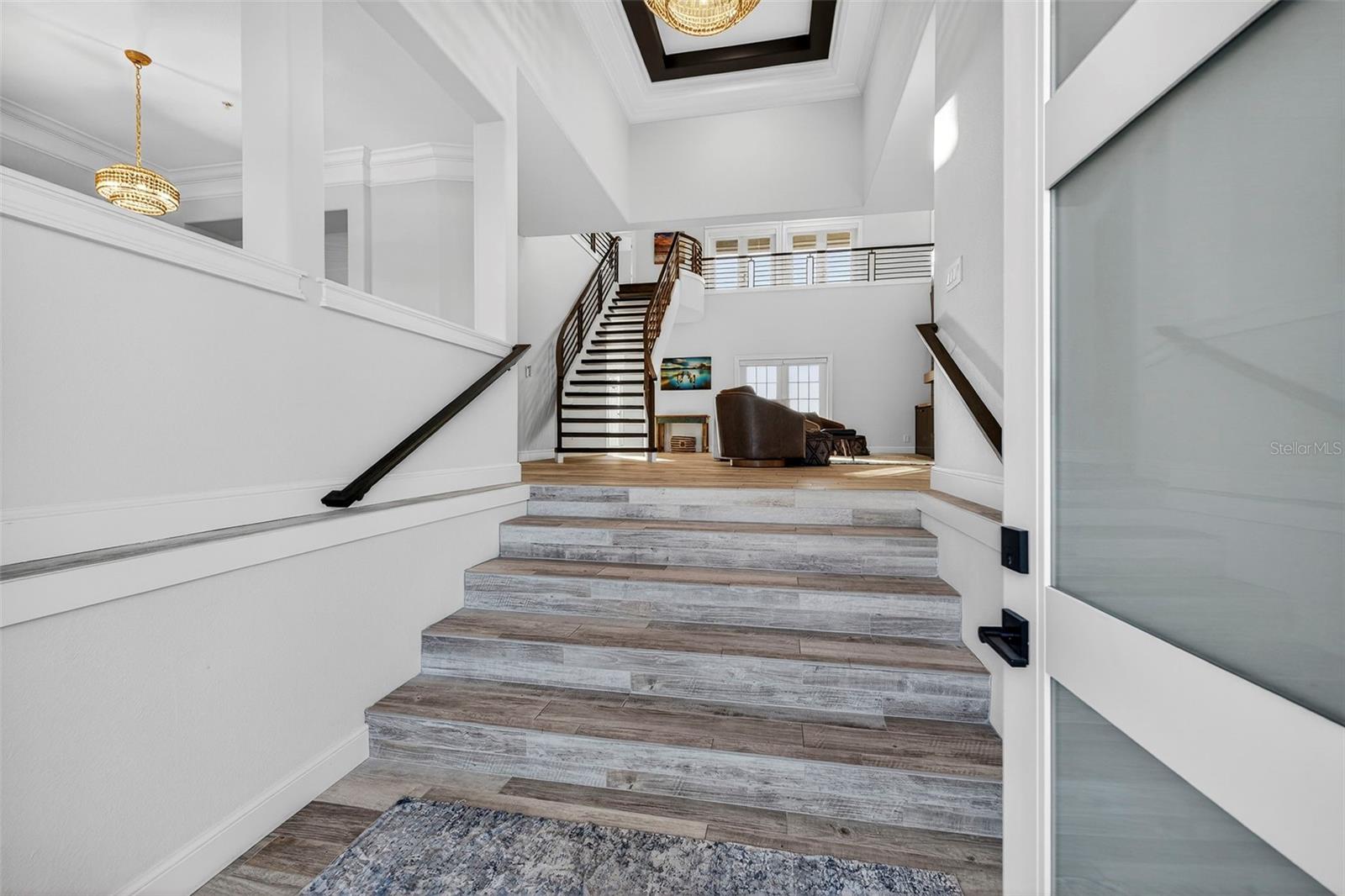 8880 COMMODORE DRIVE