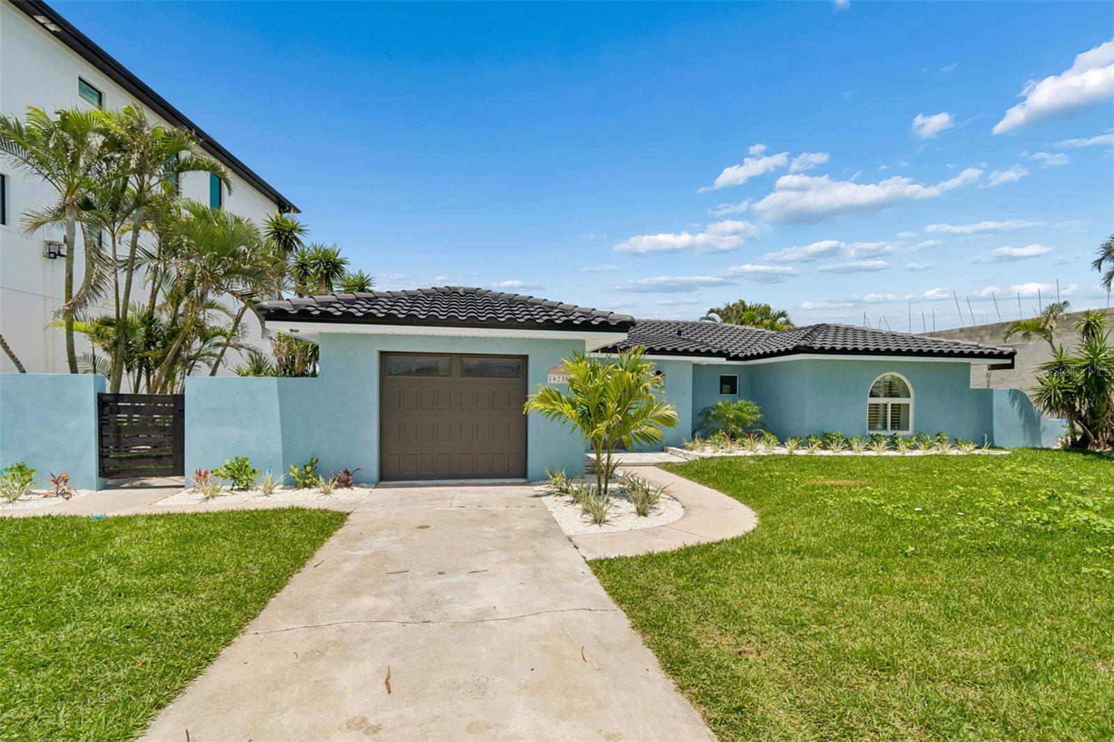 10238 TARPON DRIVE