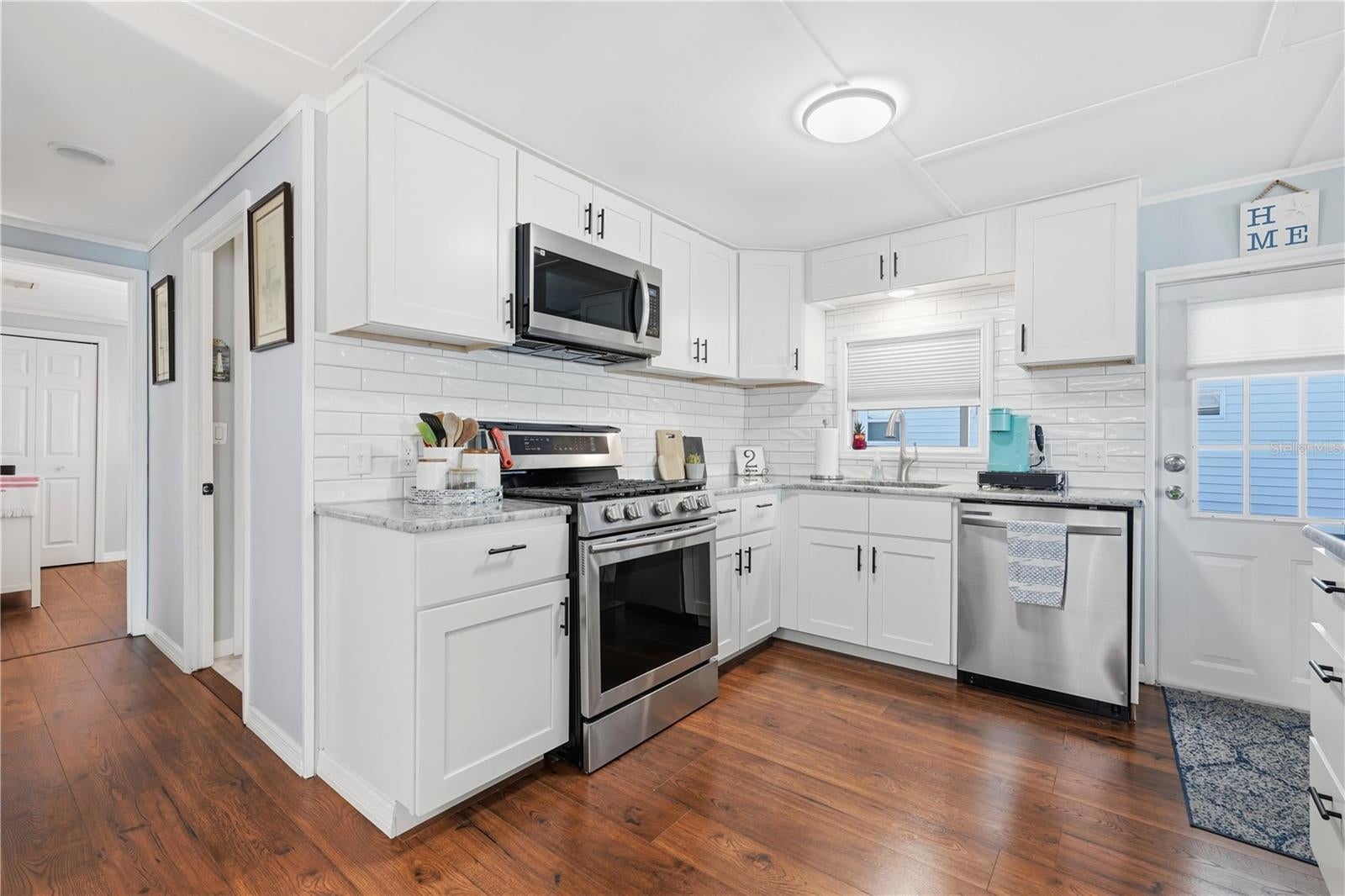 527 SINCLAIR CIRCLE