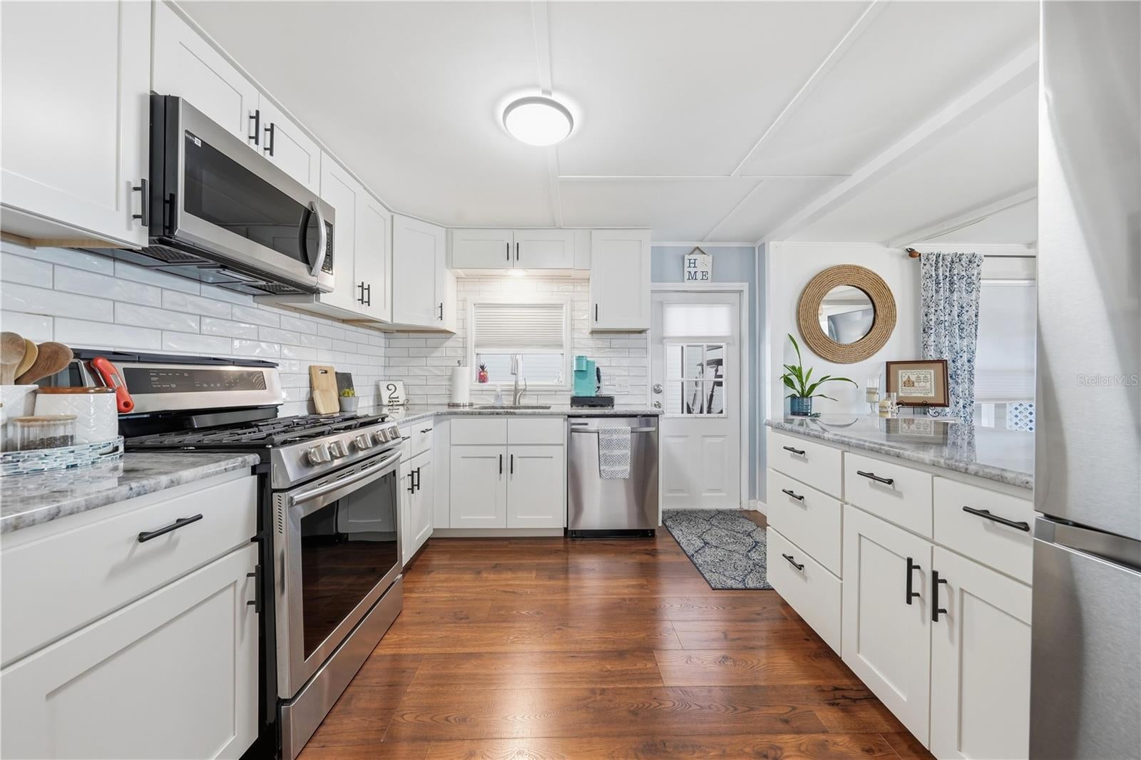 527 SINCLAIR CIRCLE