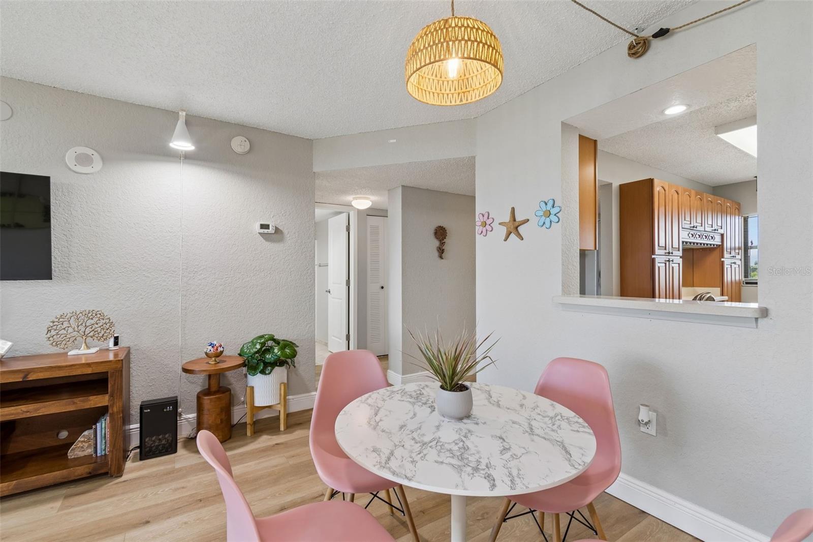 COVE CAY VILLAGE III - Residential Lease