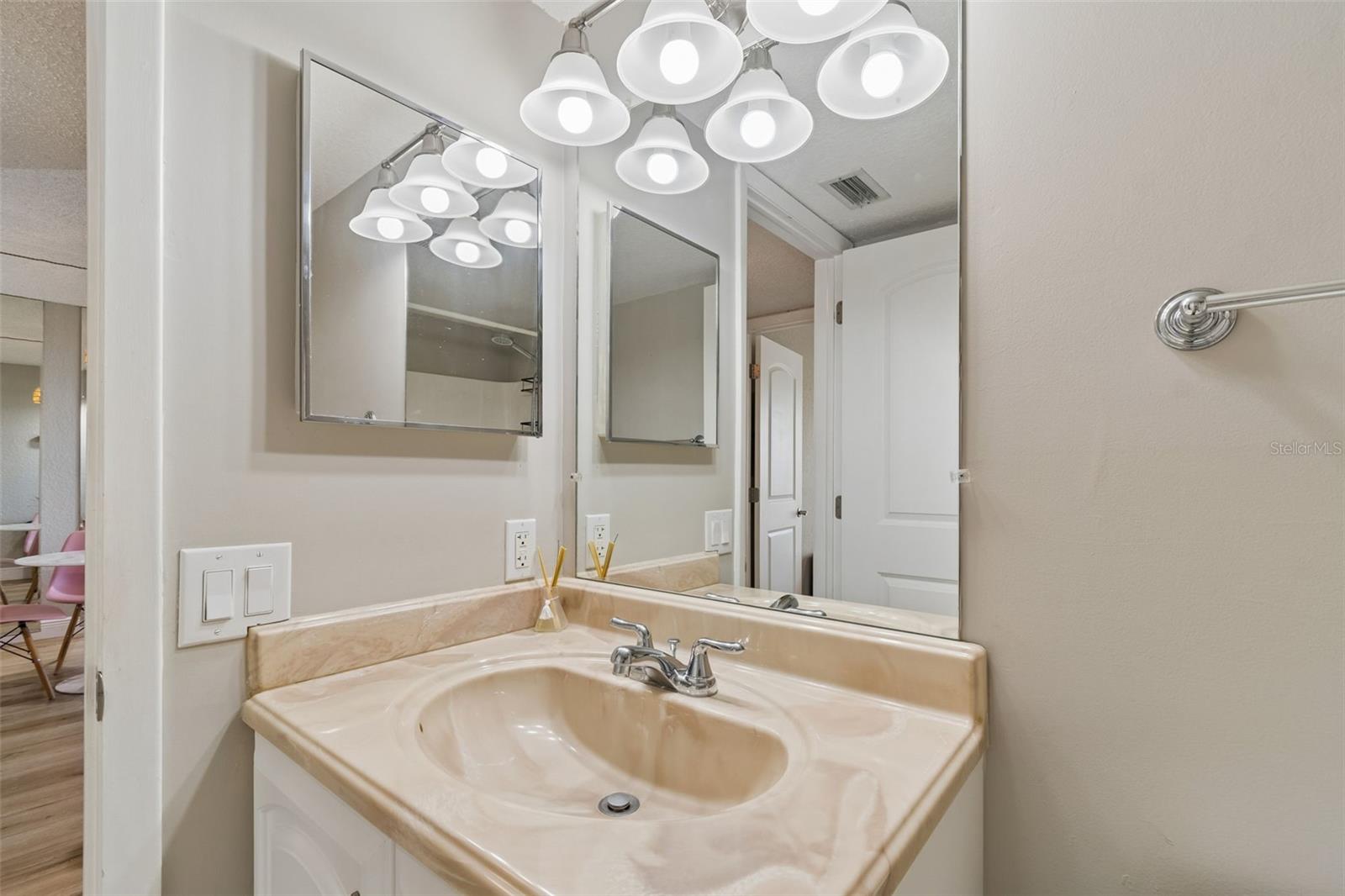 COVE CAY VILLAGE III - Residential Lease