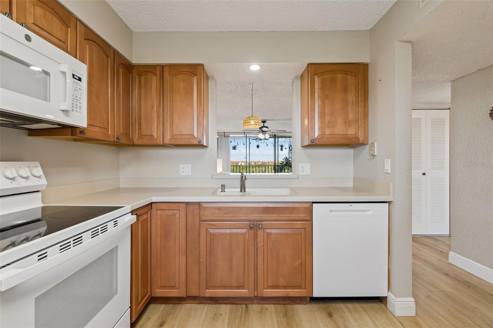 COVE CAY VILLAGE III - Residential Lease