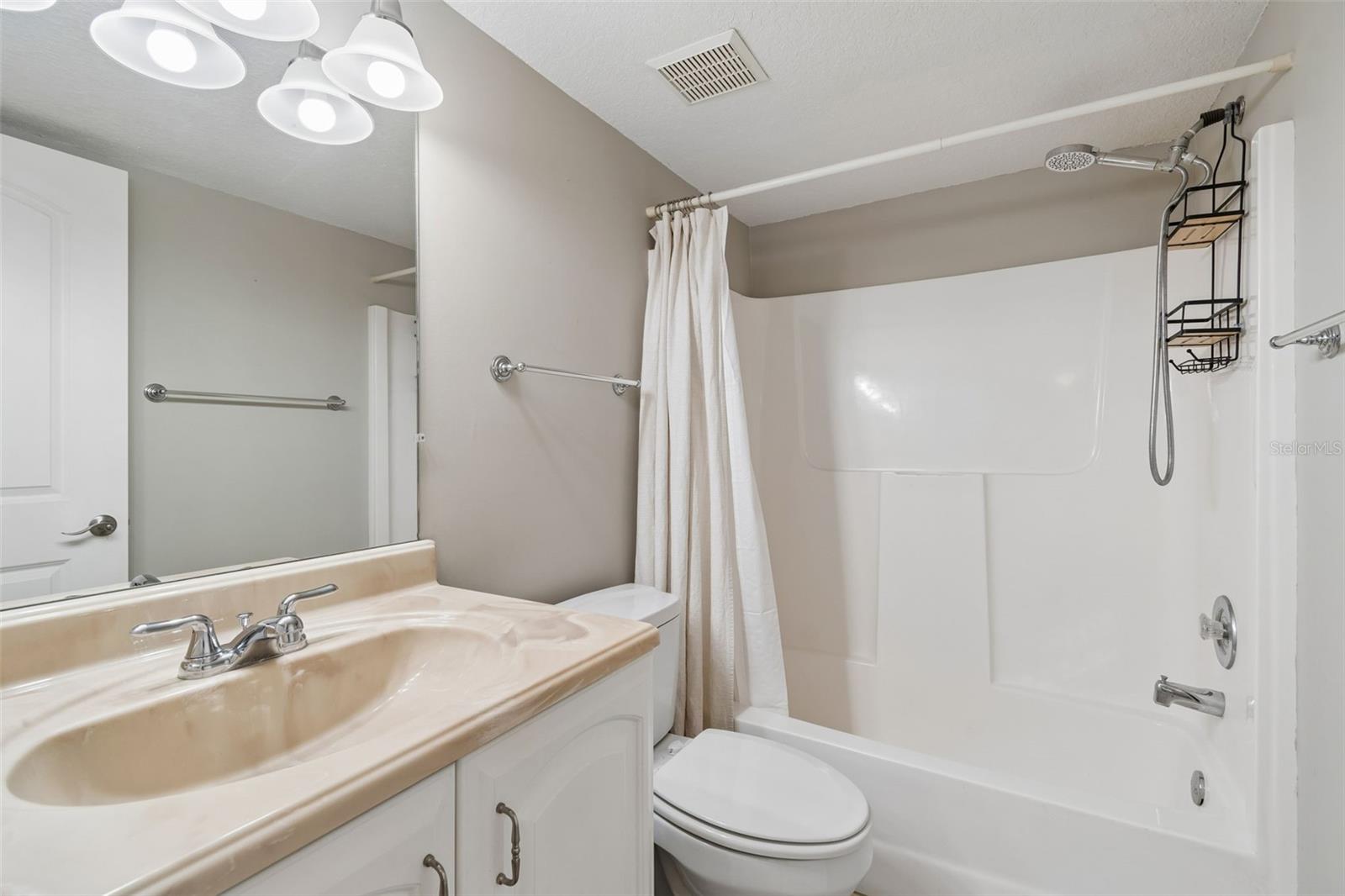 COVE CAY VILLAGE III - Residential Lease