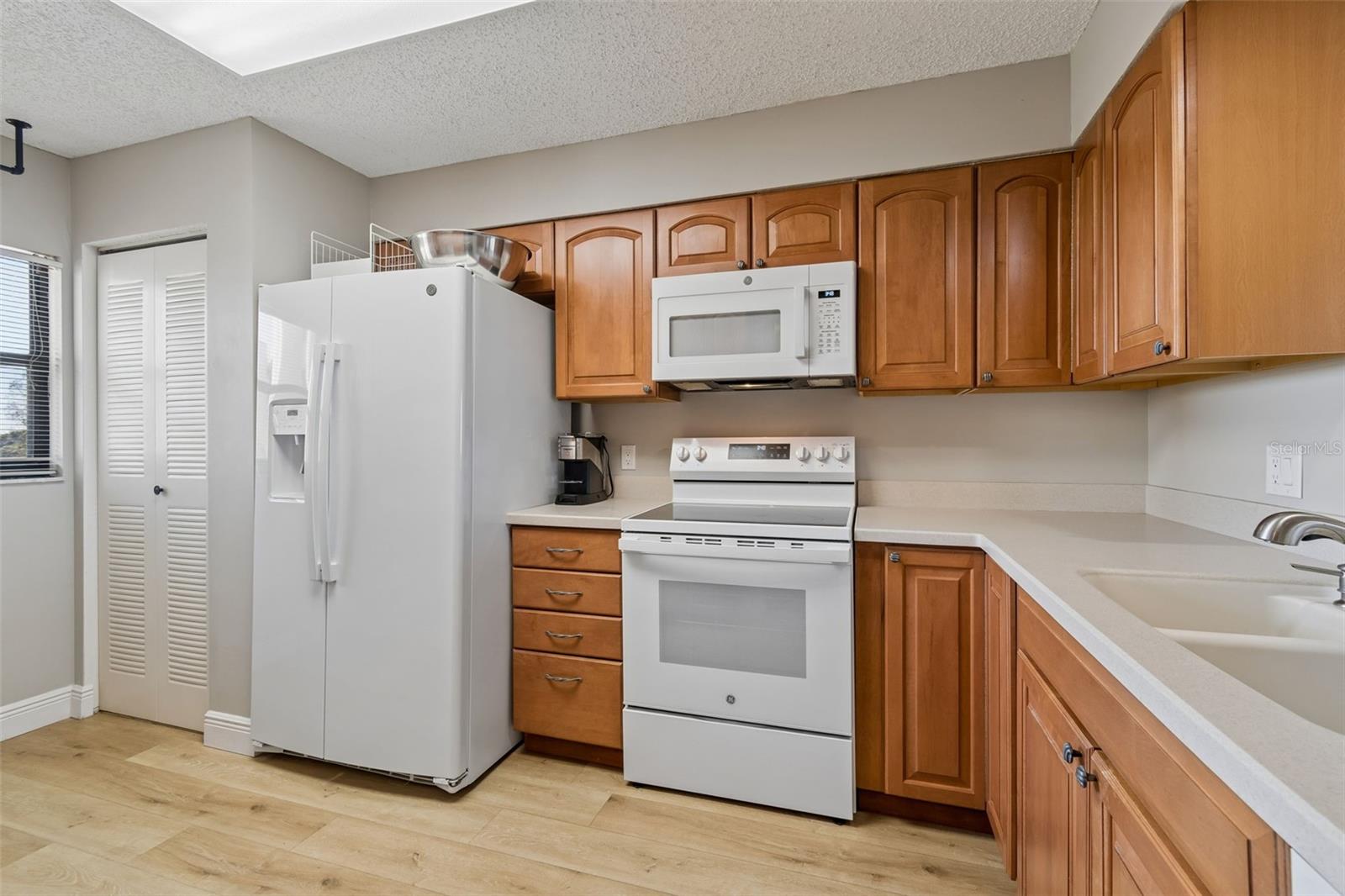 COVE CAY VILLAGE III - Residential Lease