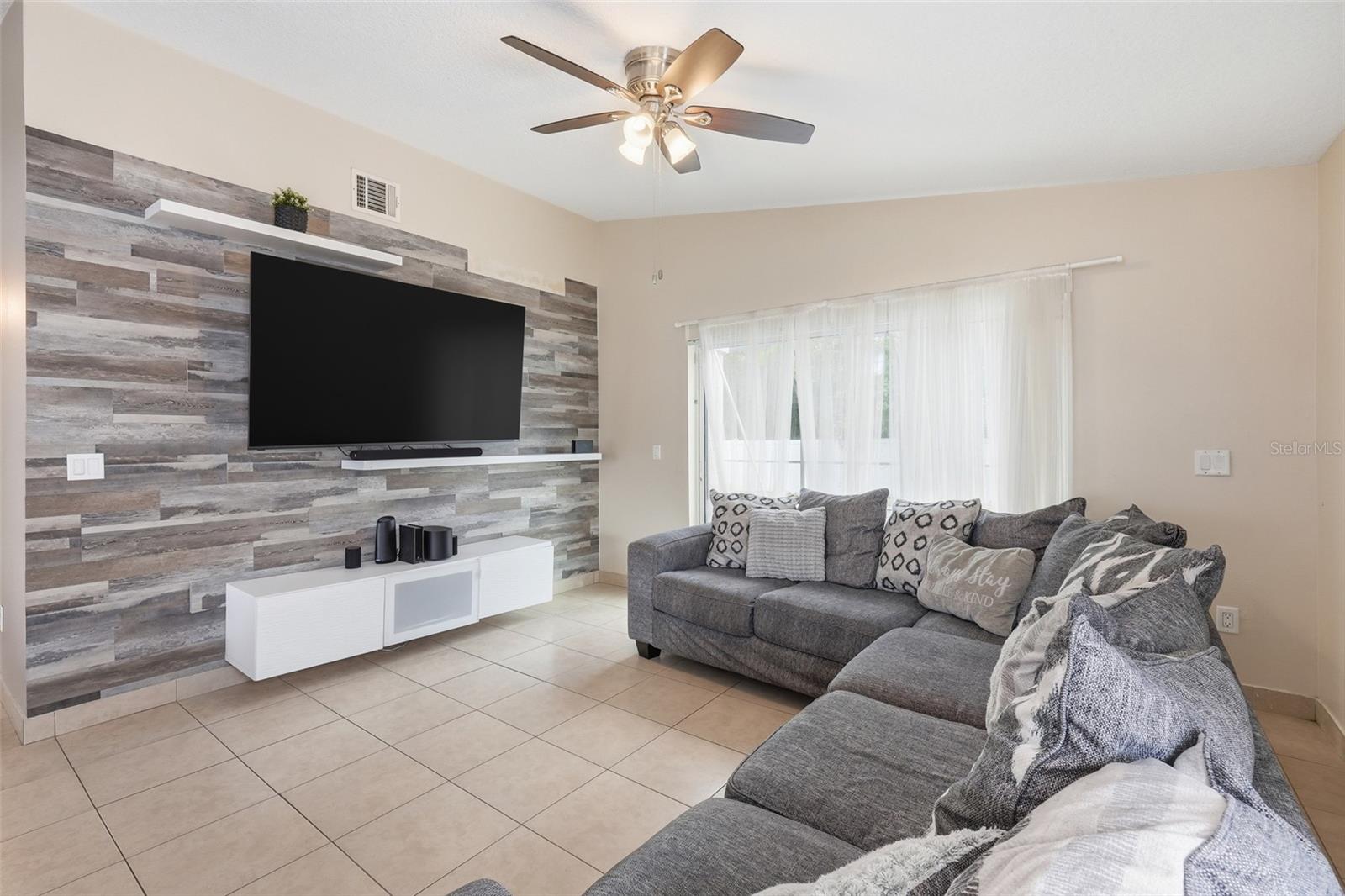 BVL UNIT 10 3RD ADD - Residential