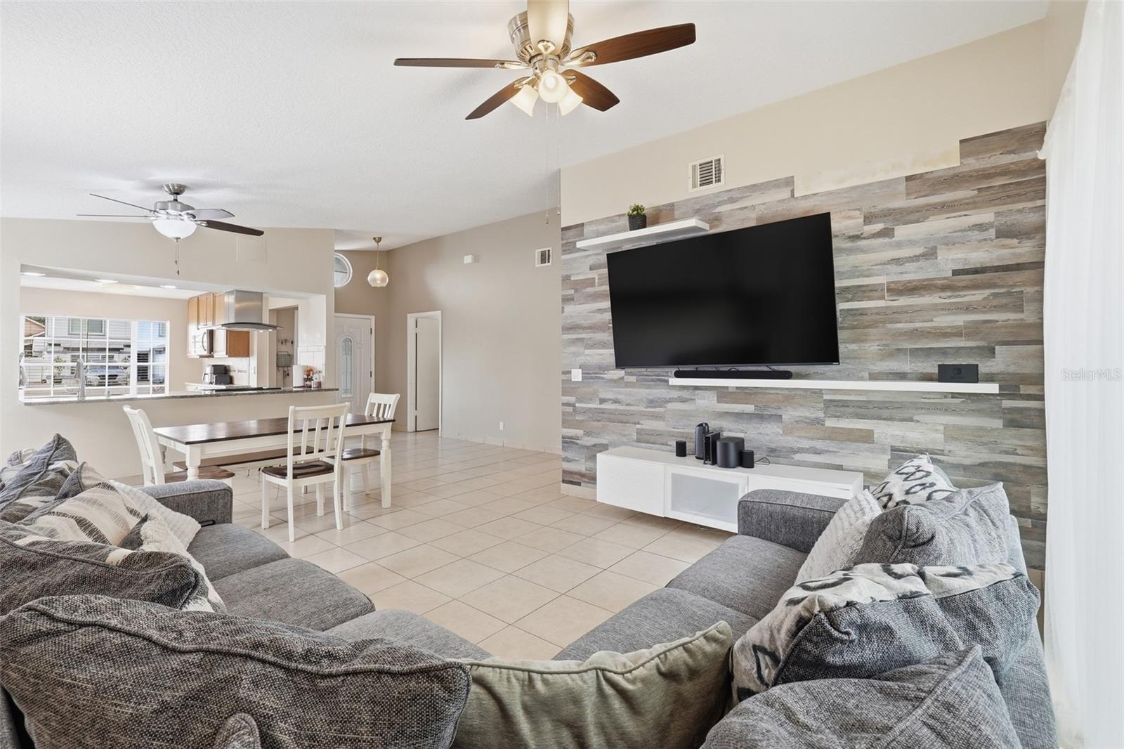 BVL UNIT 10 3RD ADD - Residential