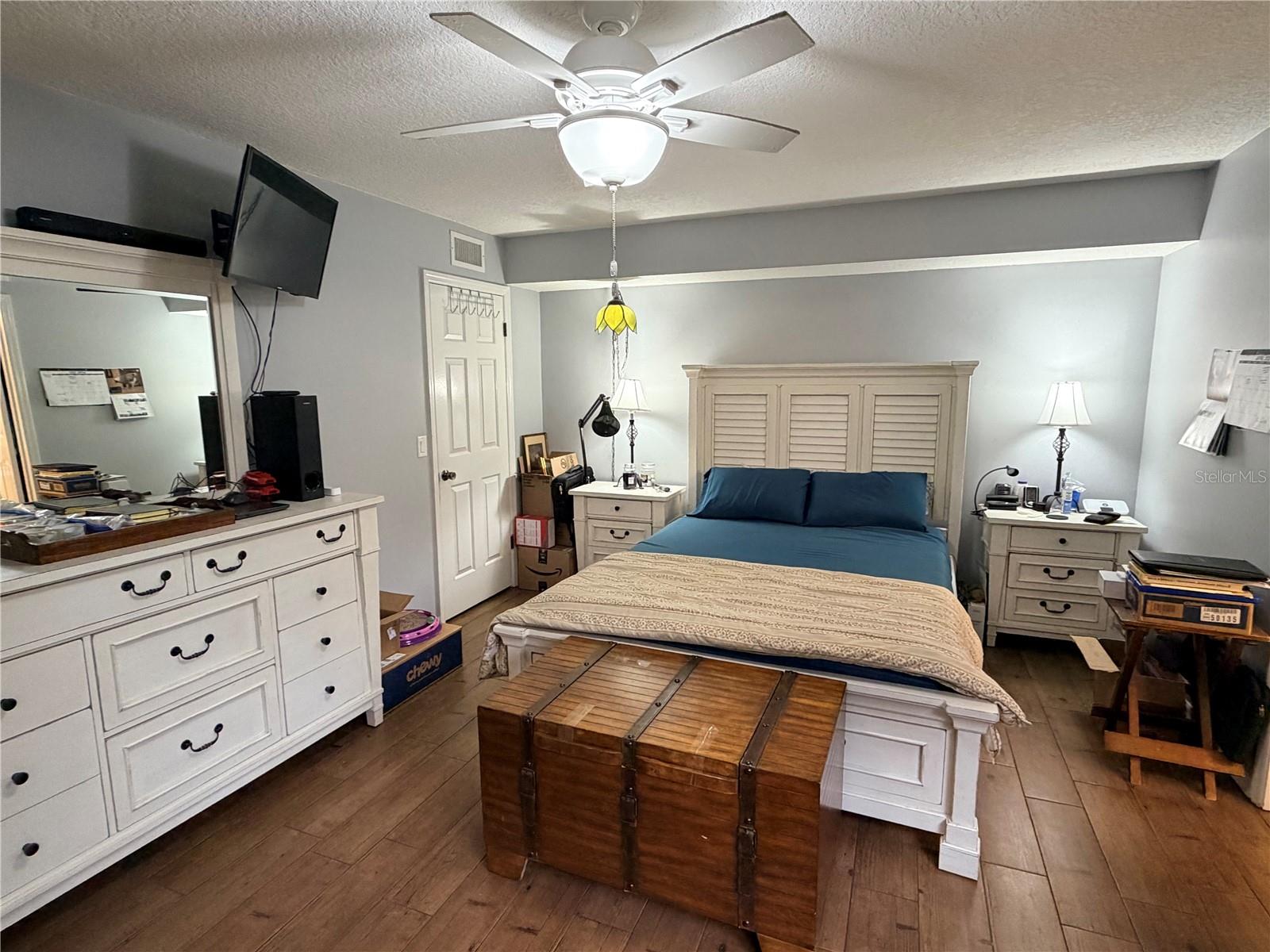 LAKE PINELOCH VILLAGE CONDO 02 - Residential