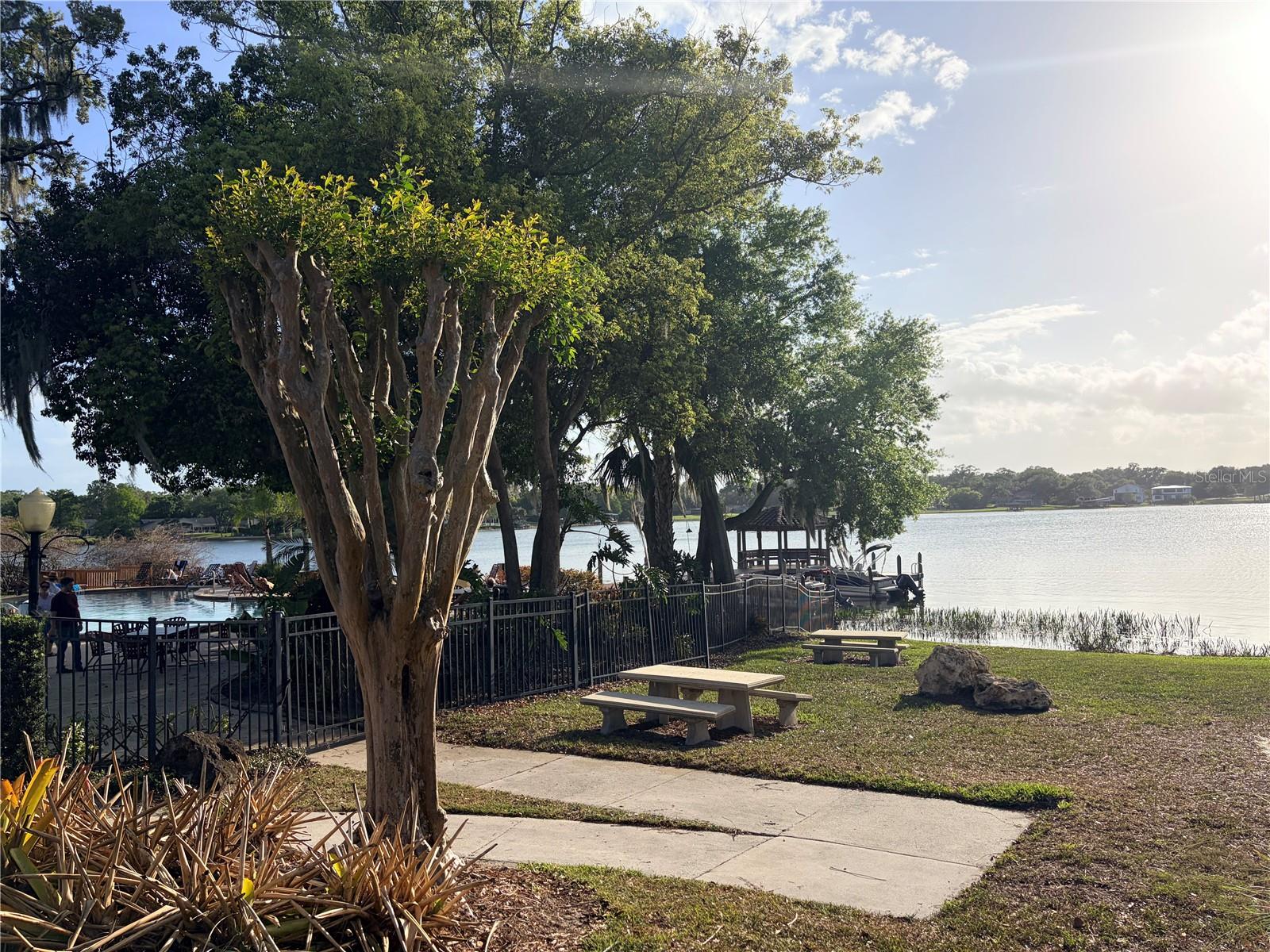 LAKE PINELOCH VILLAGE CONDO 02 - Residential