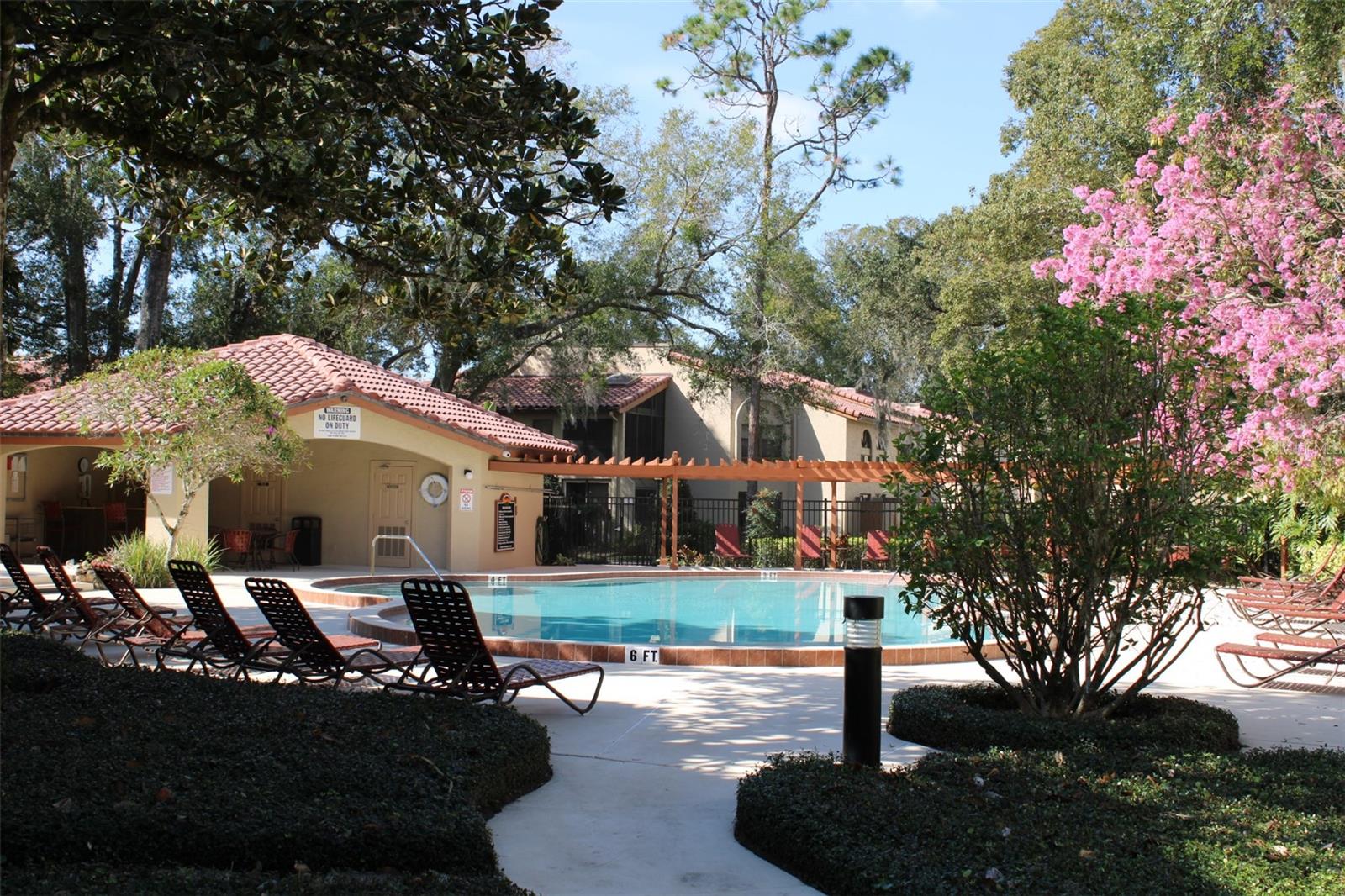 LAKE PINELOCH VILLAGE CONDO 02 - Residential