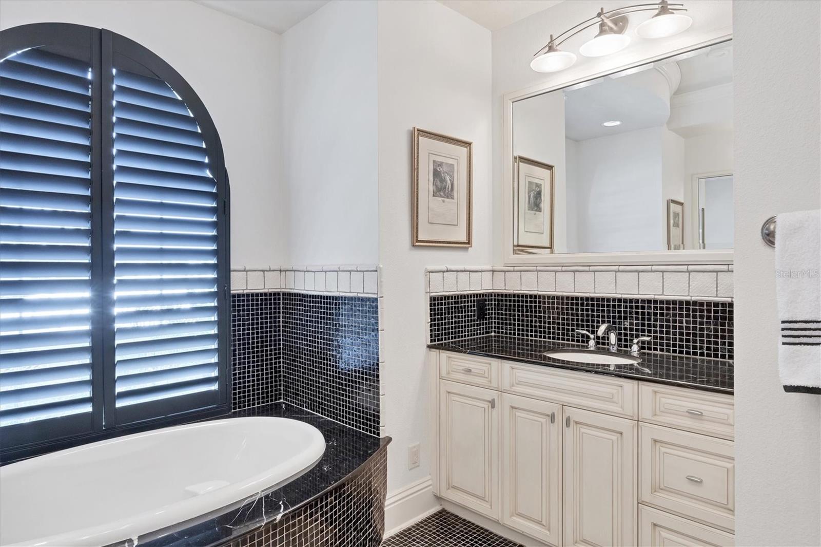 OYSTER BAY ESTATES - Residential