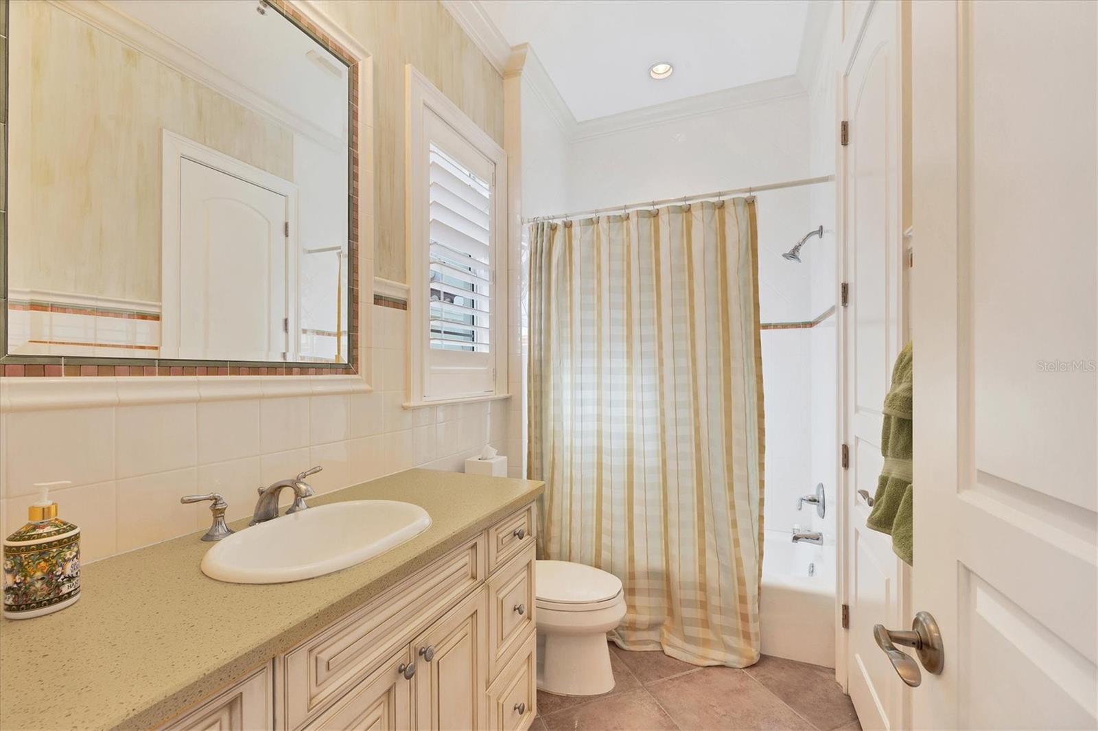 OYSTER BAY ESTATES - Residential