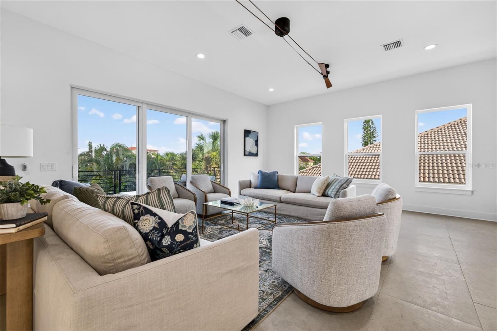 BELLEAIR BEACH YACHT CLUB ESTATES - Residential
