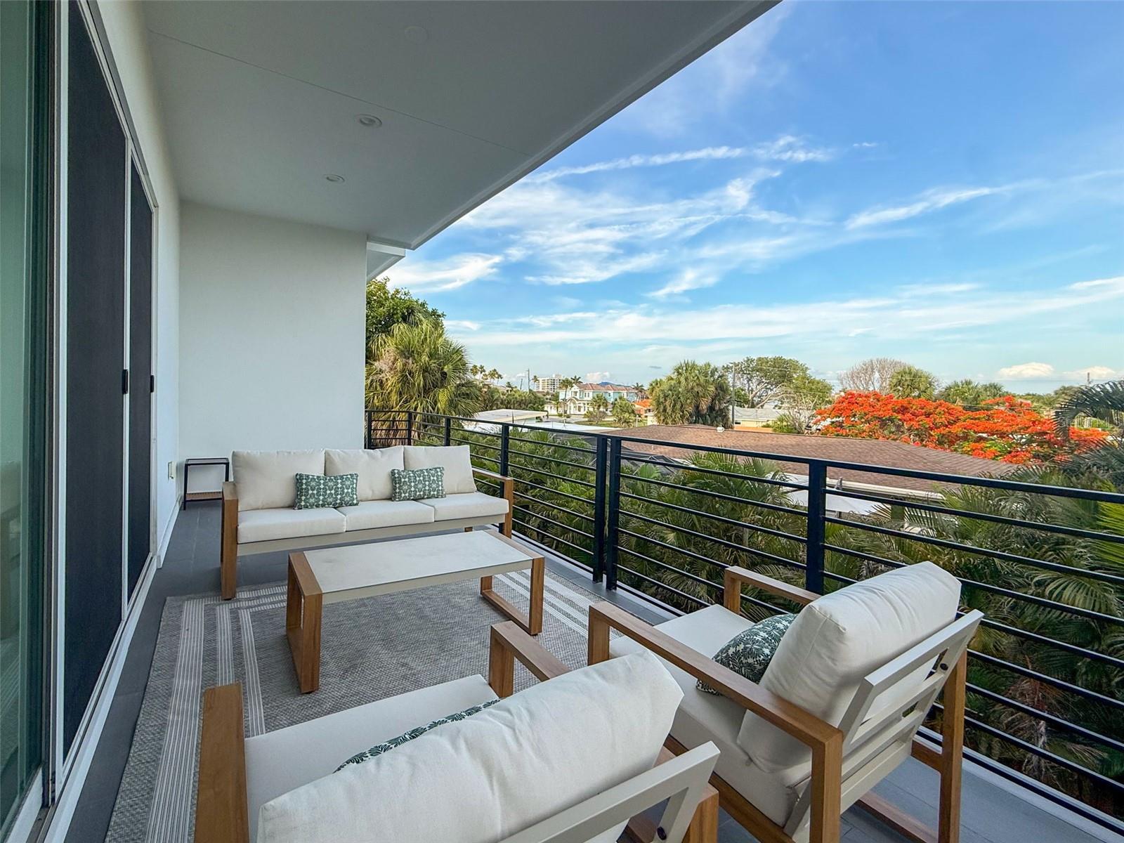 BELLEAIR BEACH YACHT CLUB ESTATES - Residential