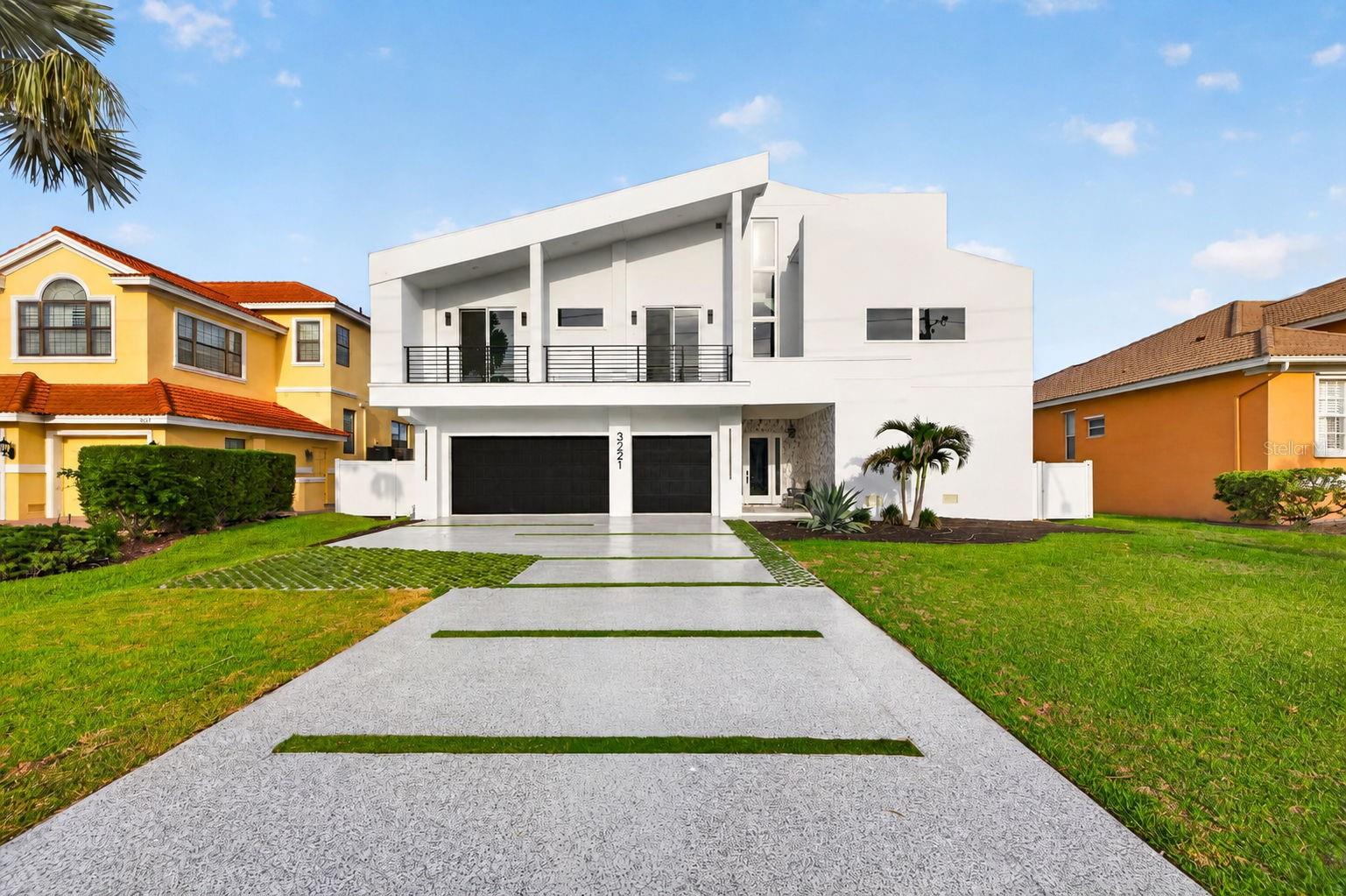 BELLEAIR BEACH YACHT CLUB ESTATES - Residential