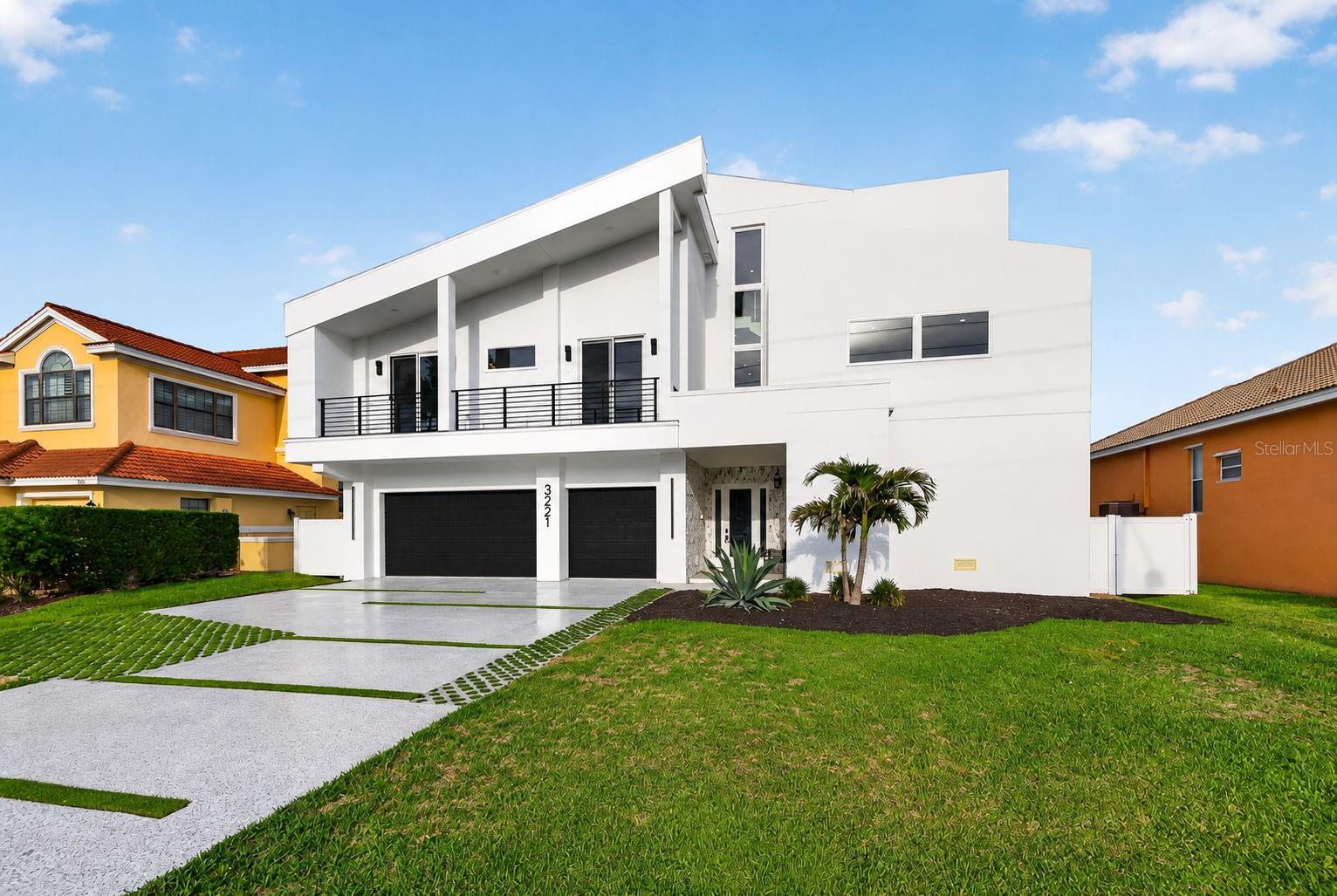 BELLEAIR BEACH YACHT CLUB ESTATES - Residential